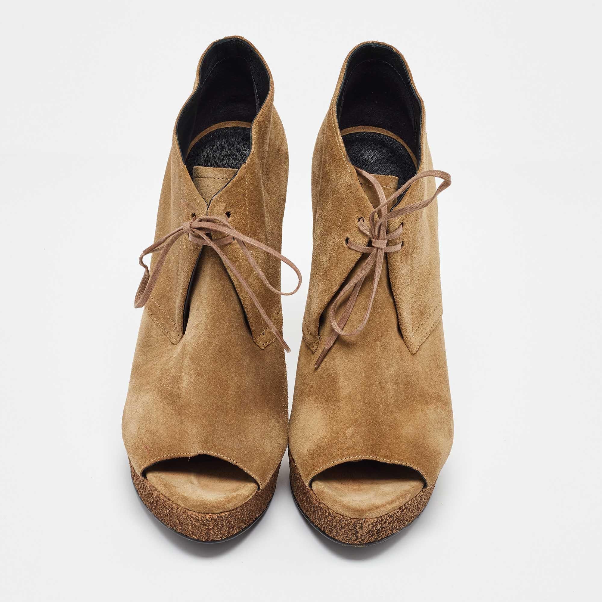 Burberry Brown Suede Peep Toe Cork Platform Booties Size 39 In Good Condition For Sale In Dubai, Al Qouz 2