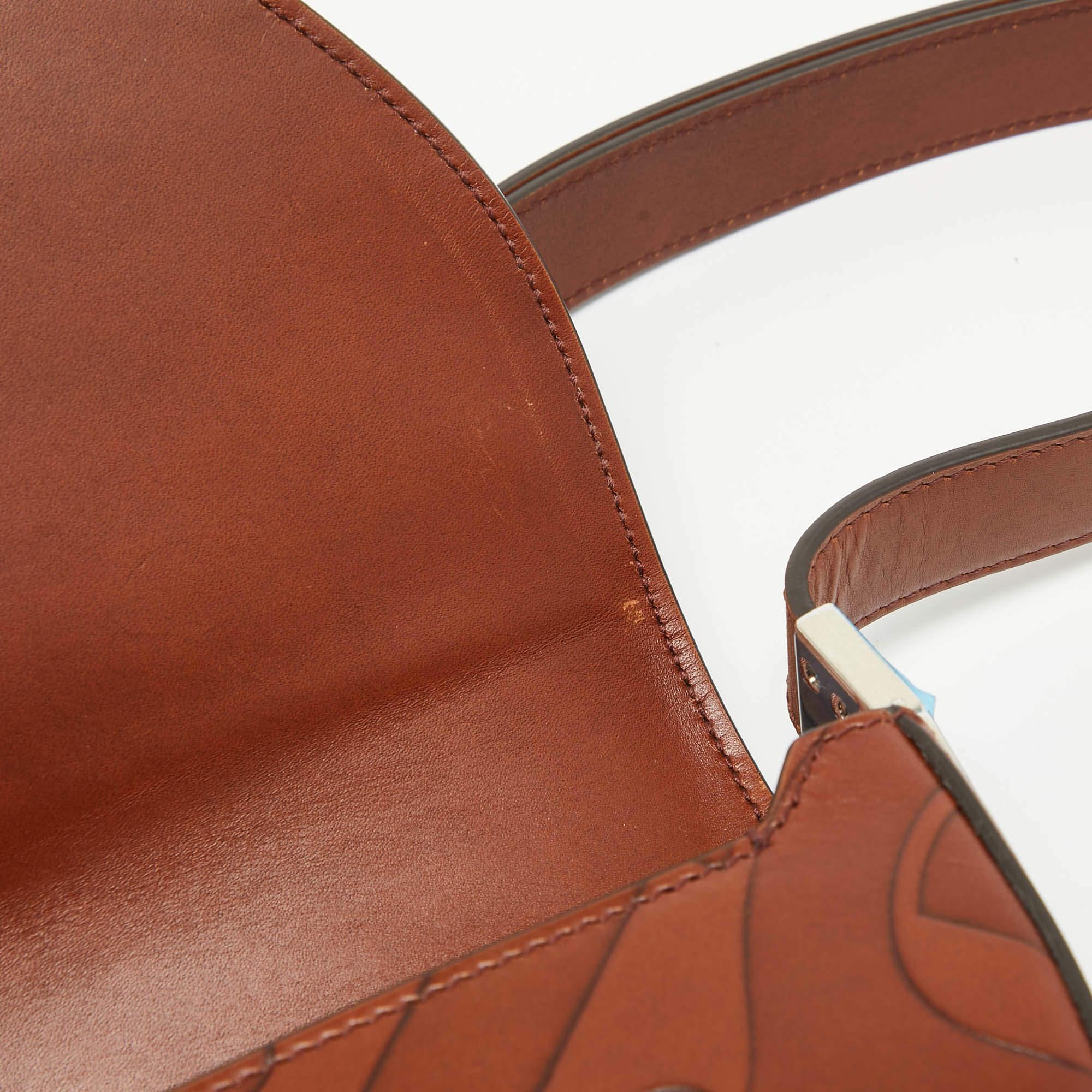 Burberry - Petit sac à bandoulière Olympia en cuir gaufré marron TB en vente 2