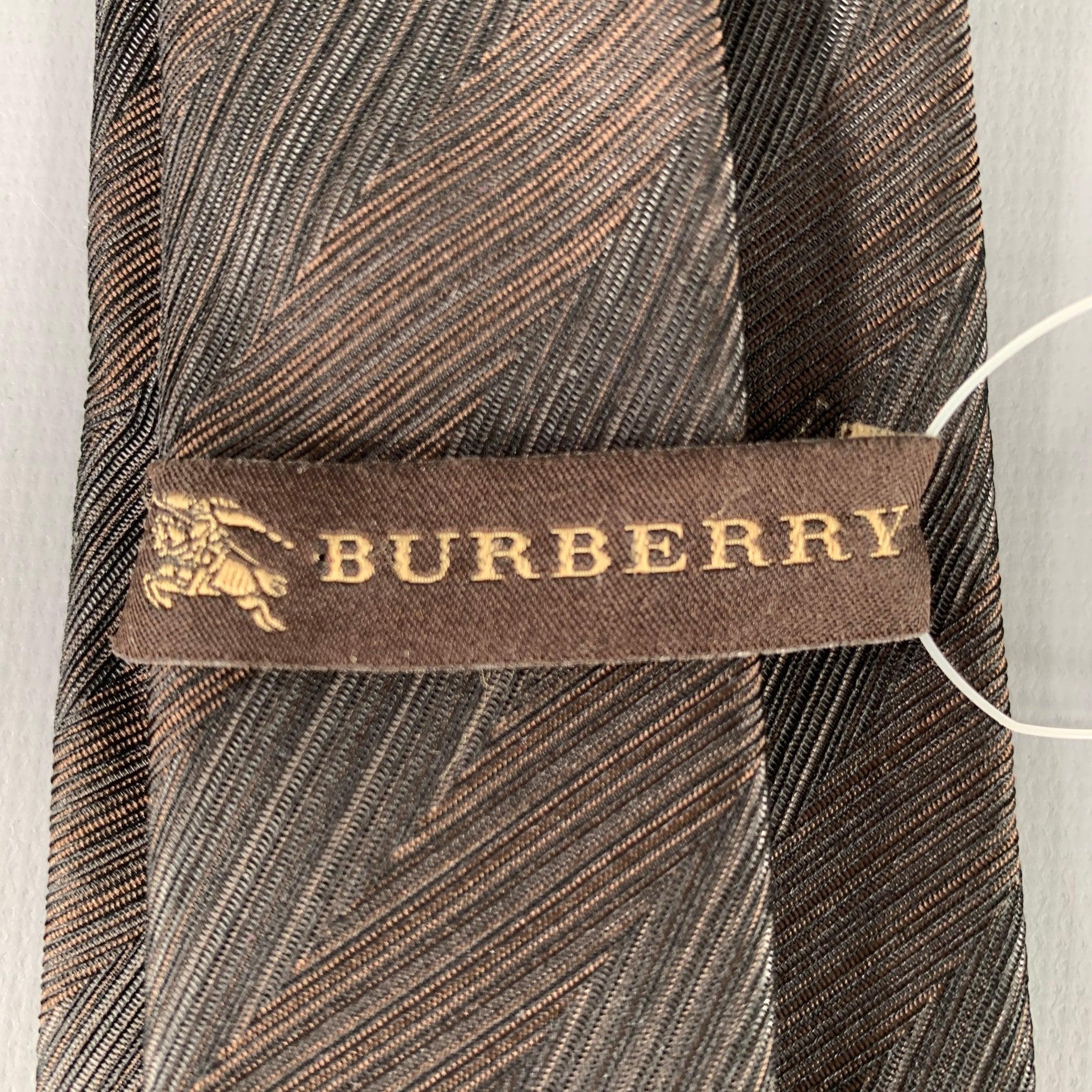 Black BURBERRY Brown Textured Silk Blend Tie For Sale