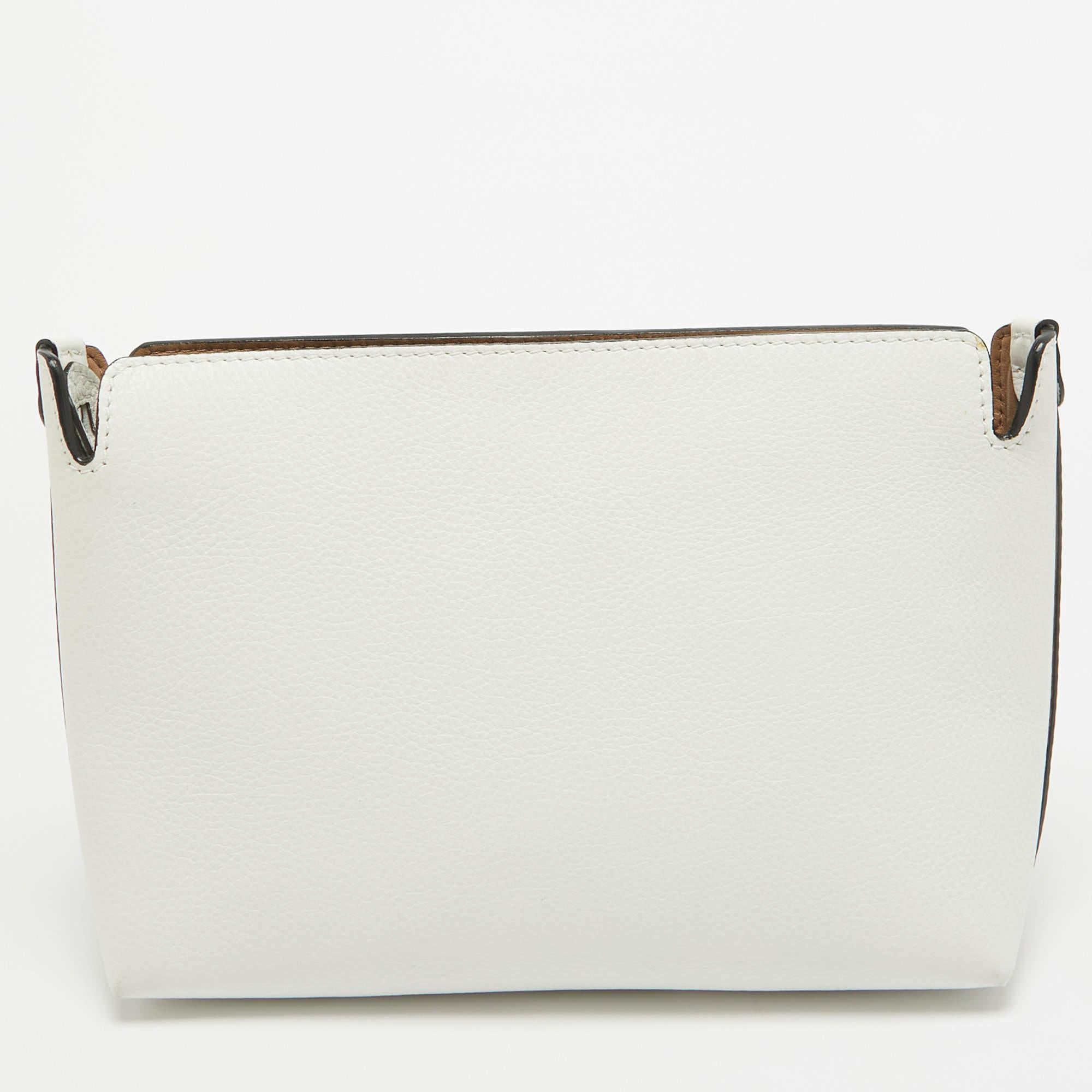 Burberry Bicolor Clutch aus braunem/weißem Leder im Zustand „Gut“ im Angebot in Dubai, Al Qouz 2