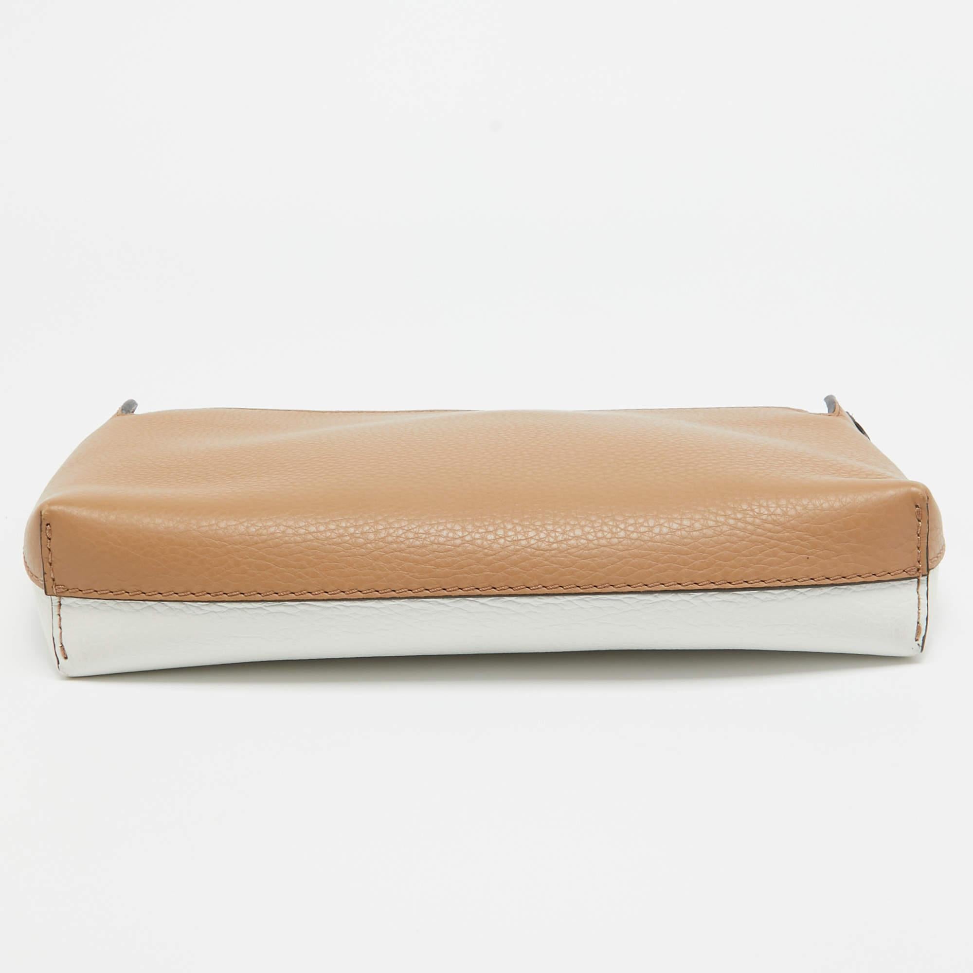 Burberry Bicolor Clutch aus braunem/weißem Leder im Angebot 2