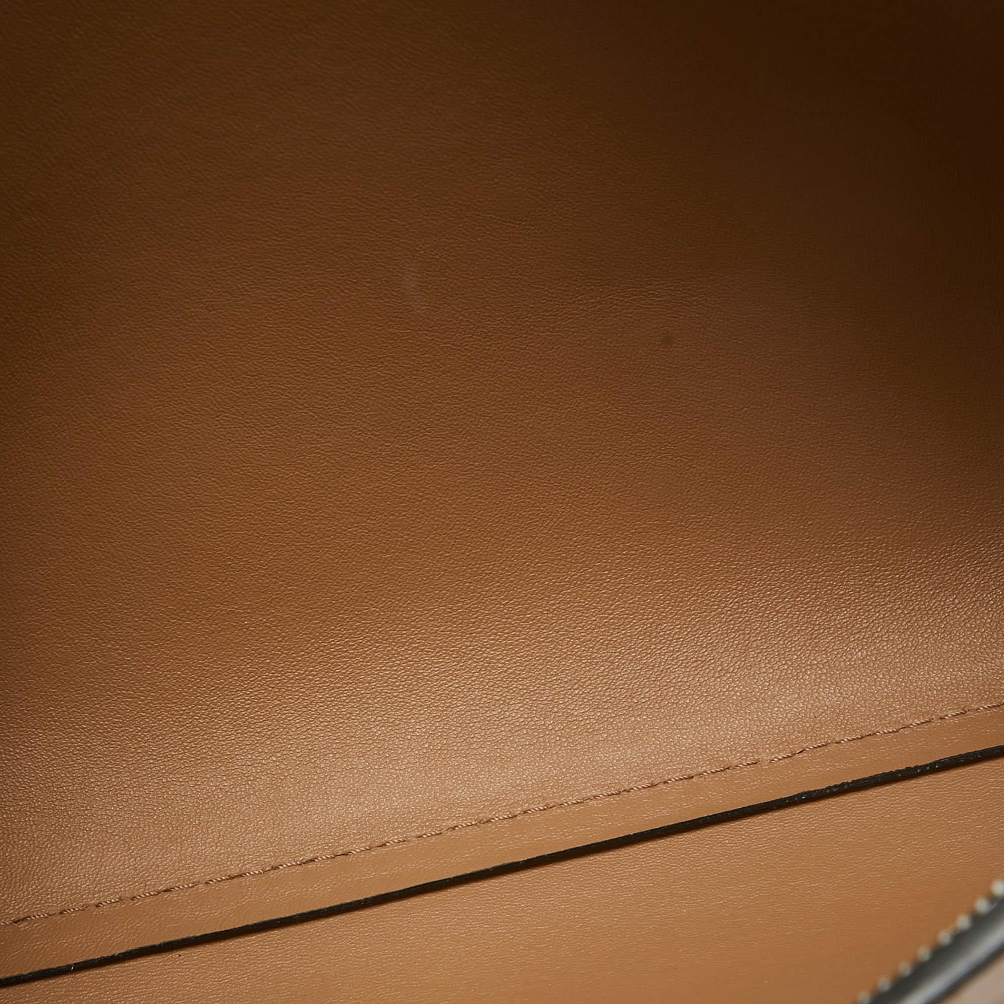 Burberry Bicolor Clutch aus braunem/weißem Leder im Angebot 3