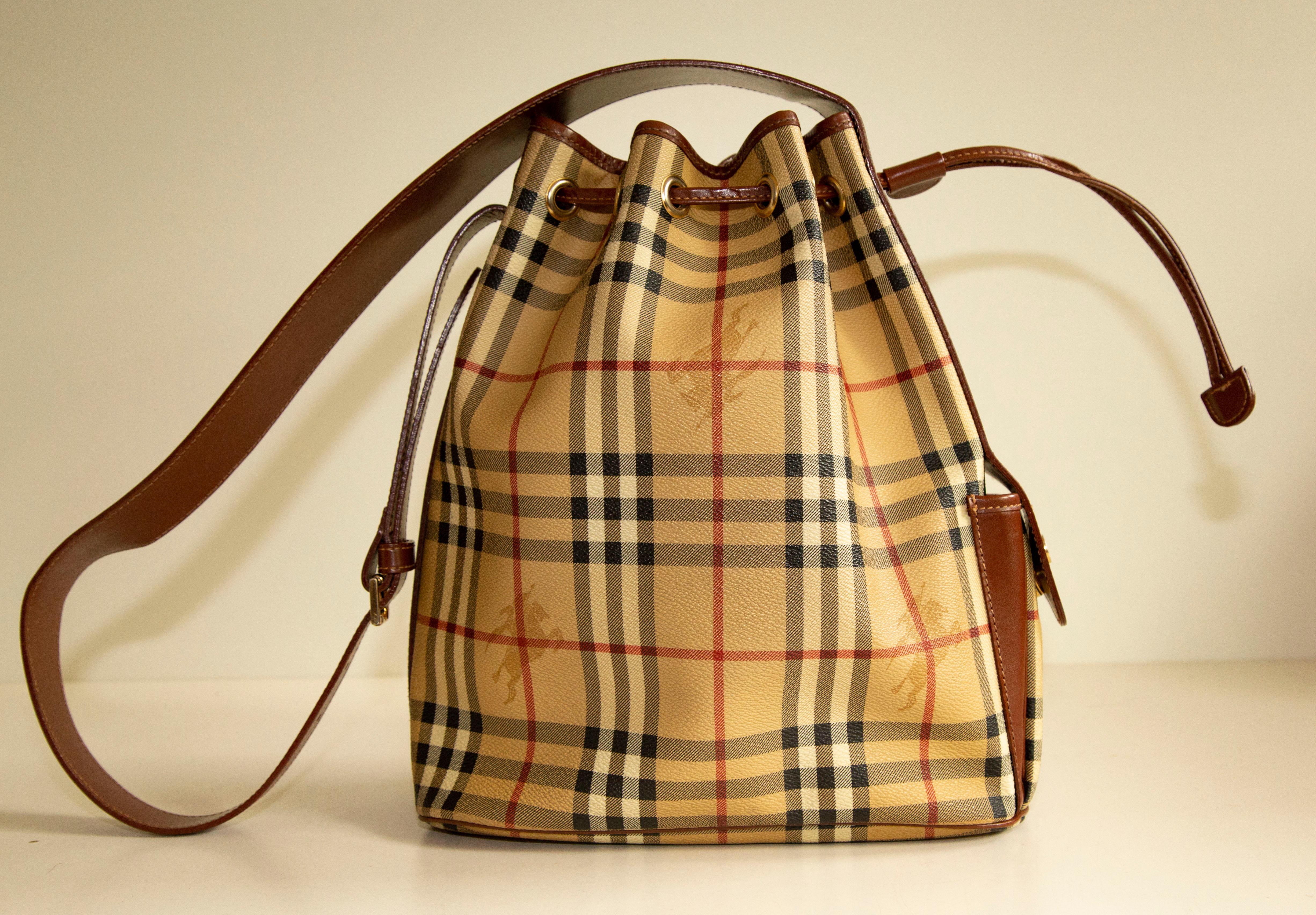 Burberry Bucket Bag in Classic Check Vinyl Coated Canvas  In Good Condition In Arnhem, NL