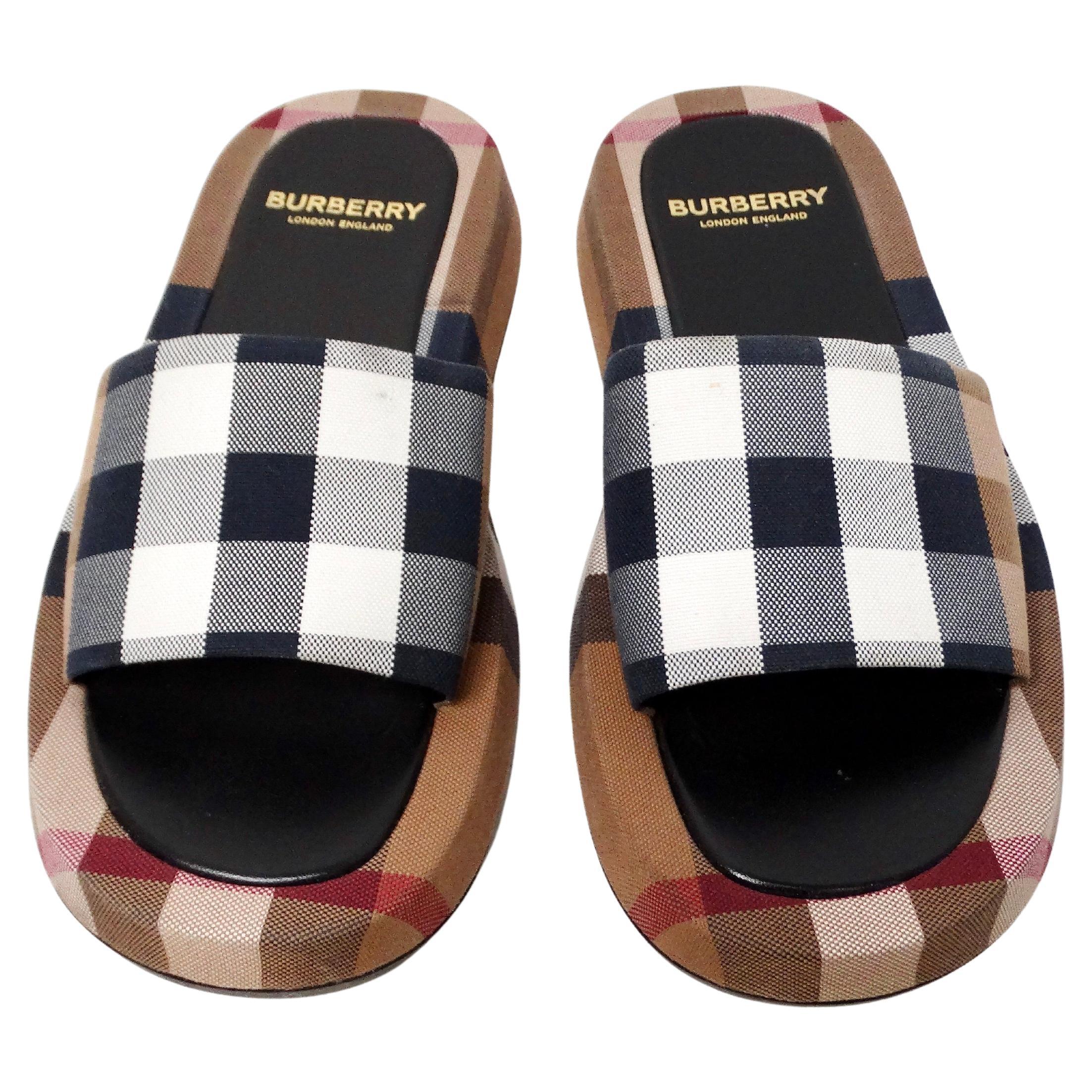 Burberry Buckingham Karierte Plateau- Slide-Sandalen