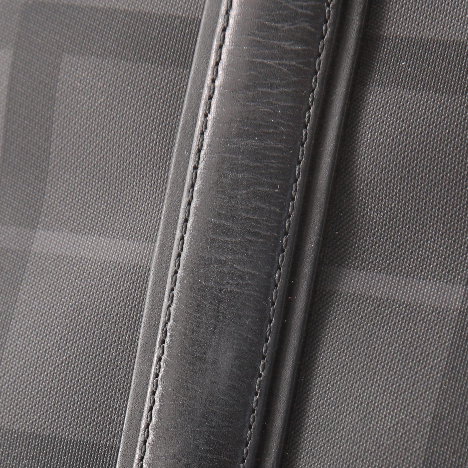Burberry Messenger Bag Smoked Check aus Segeltuch mit Schnalle und Klappe für Damen oder Herren