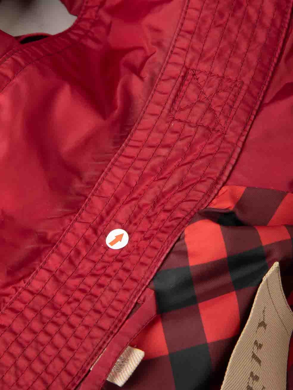 Burberry Burberry Brit Rouge Trench ceinturé à double boutonnage Taille S en vente 2