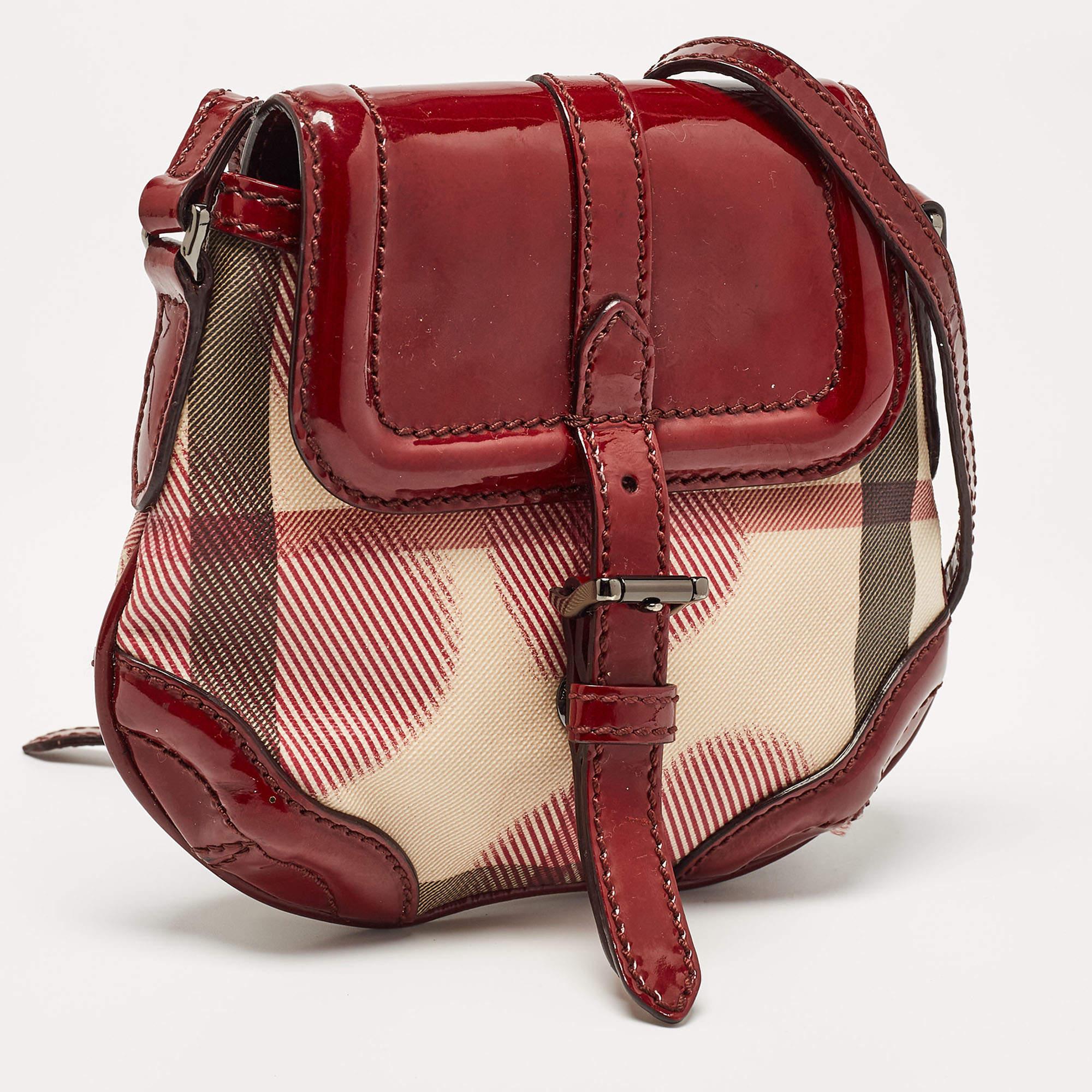 Burberry Burgundy/Beige House Check PVC and Leather Heart Flap Crossbody Bag In Fair Condition In Dubai, Al Qouz 2