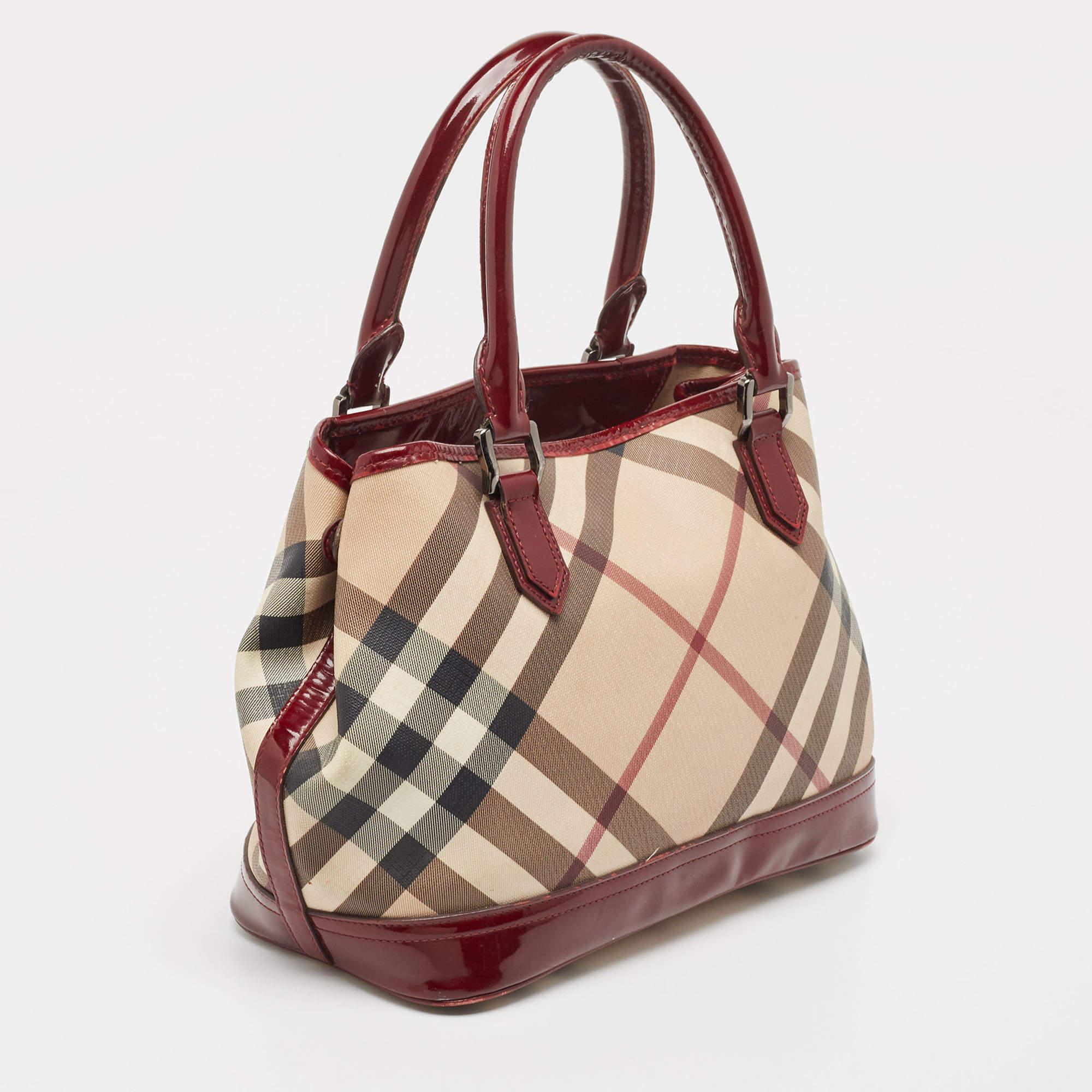 Burberry Burgundy/Black Nova Check PVC and Patent Leather Tote In Good Condition In Dubai, Al Qouz 2