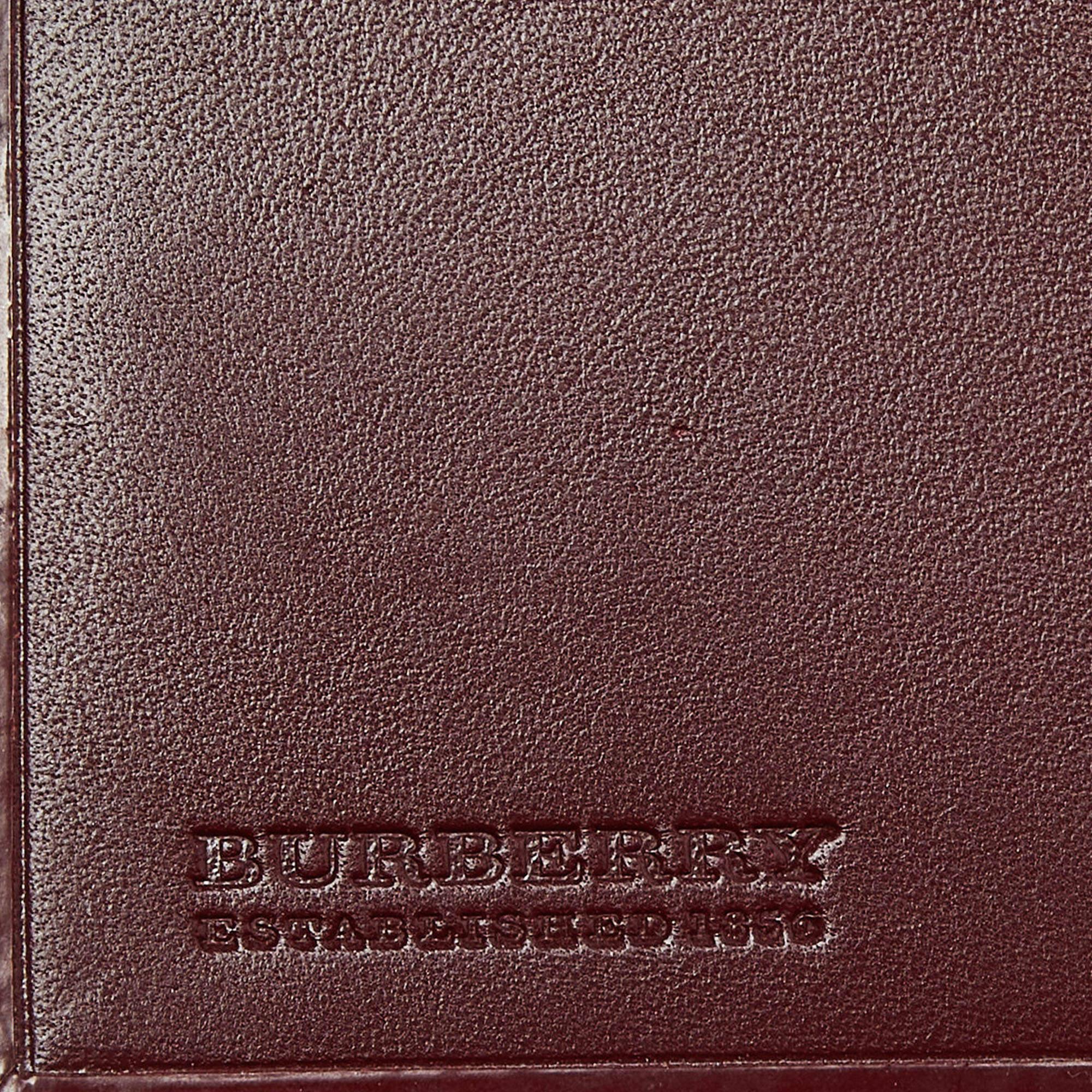 Burberry Burgundy Heart Nova Coated Canvas and Patent Leather Agenda Cover For Sale 3