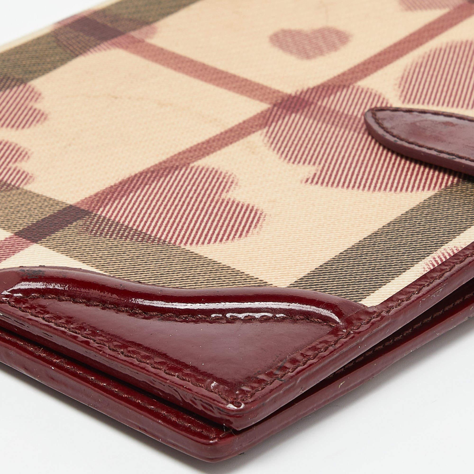 Burberry Burgundy Heart Nova Coated Canvas and Patent Leather Agenda Cover For Sale 4
