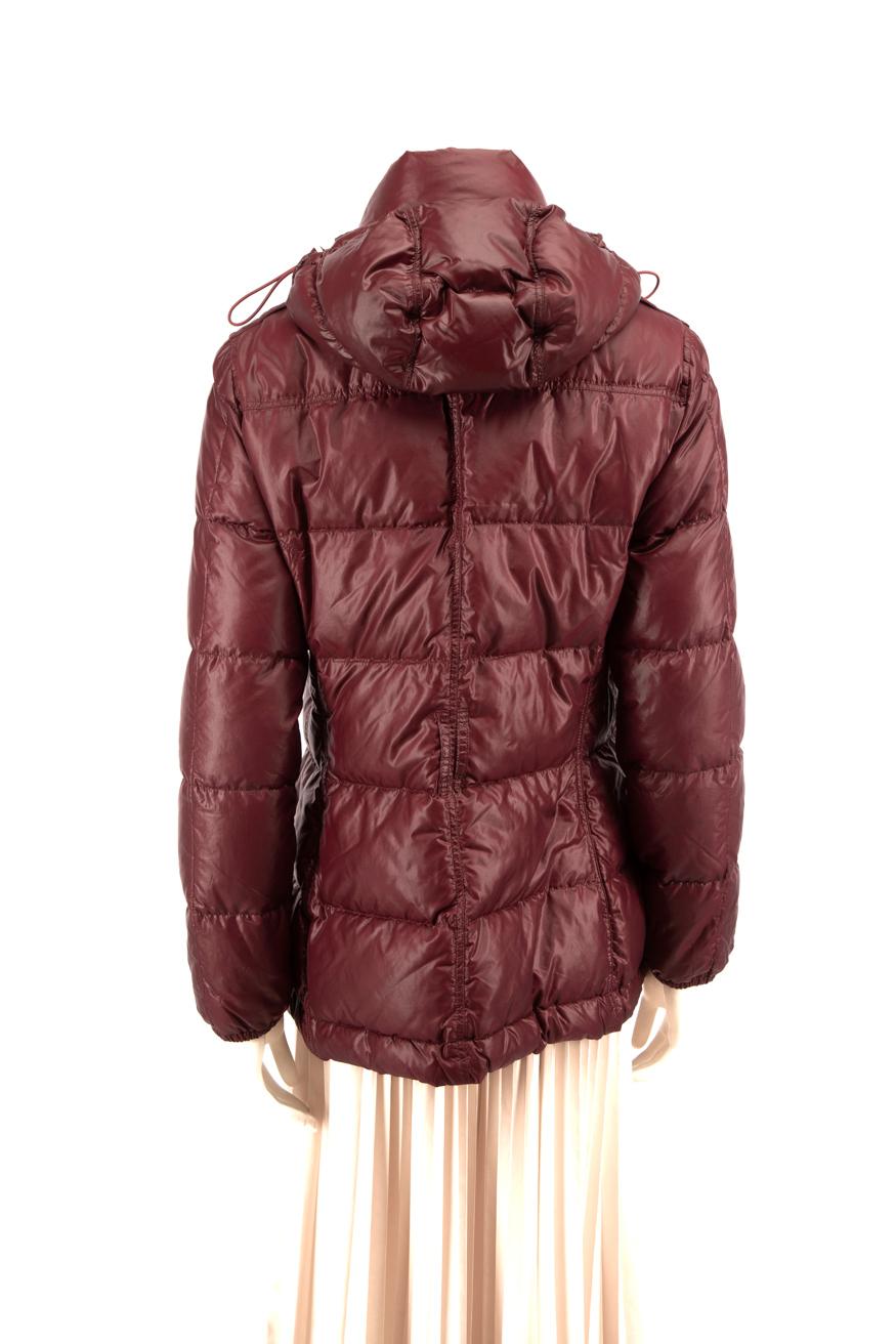 Brown Burberry Burgundy Hooded Puffer Coat Size M For Sale