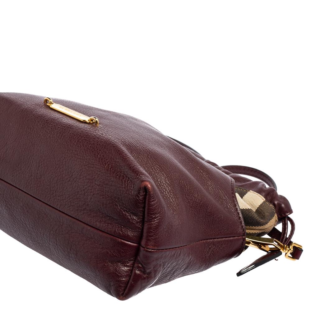 Burberry Burgundy House Check Canvas and Leather Little Crush Shoulder Bag In Good Condition In Dubai, Al Qouz 2