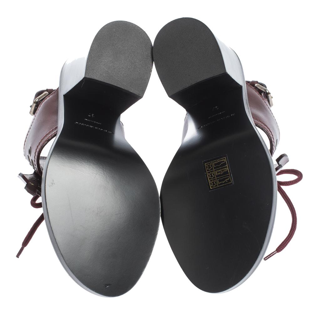 Burberry Burgundy Leather Beverley Eyelet Fringe Detail Heel Sandals Size 37 In New Condition In Dubai, Al Qouz 2