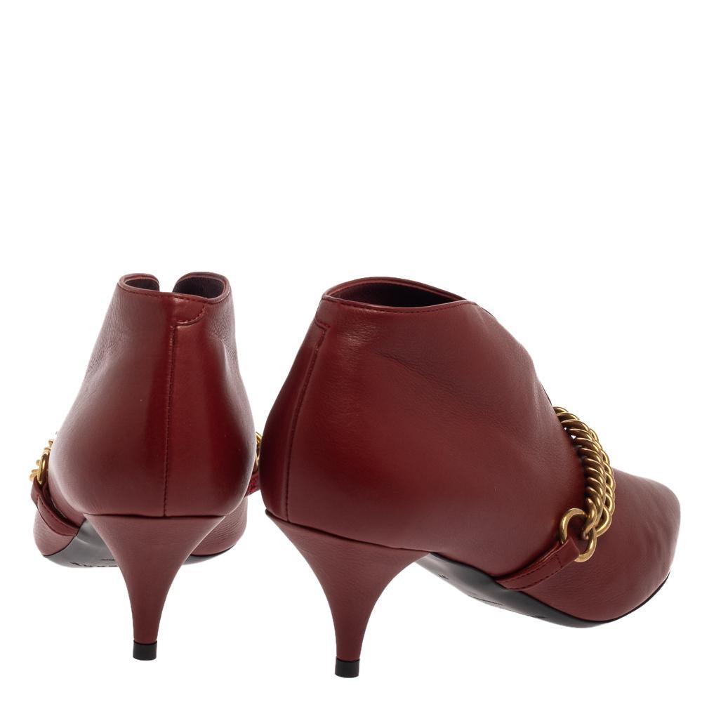 Brown Burberry Burgundy Leather Bronwen Chain Pointed Toe Ankle Booties Size 37 For Sale