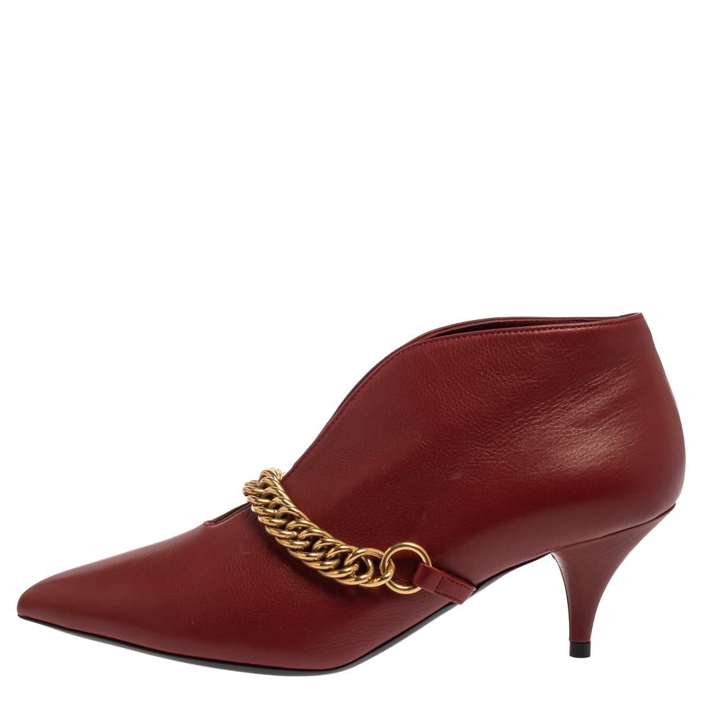 Women's Burberry Burgundy Leather Bronwen Chain Pointed Toe Ankle Booties Size 37 For Sale