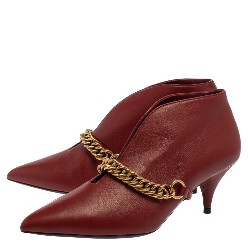 Burberry Burgundy Leather Bronwen Chain Pointed Toe Ankle Booties Size 37 For Sale 2