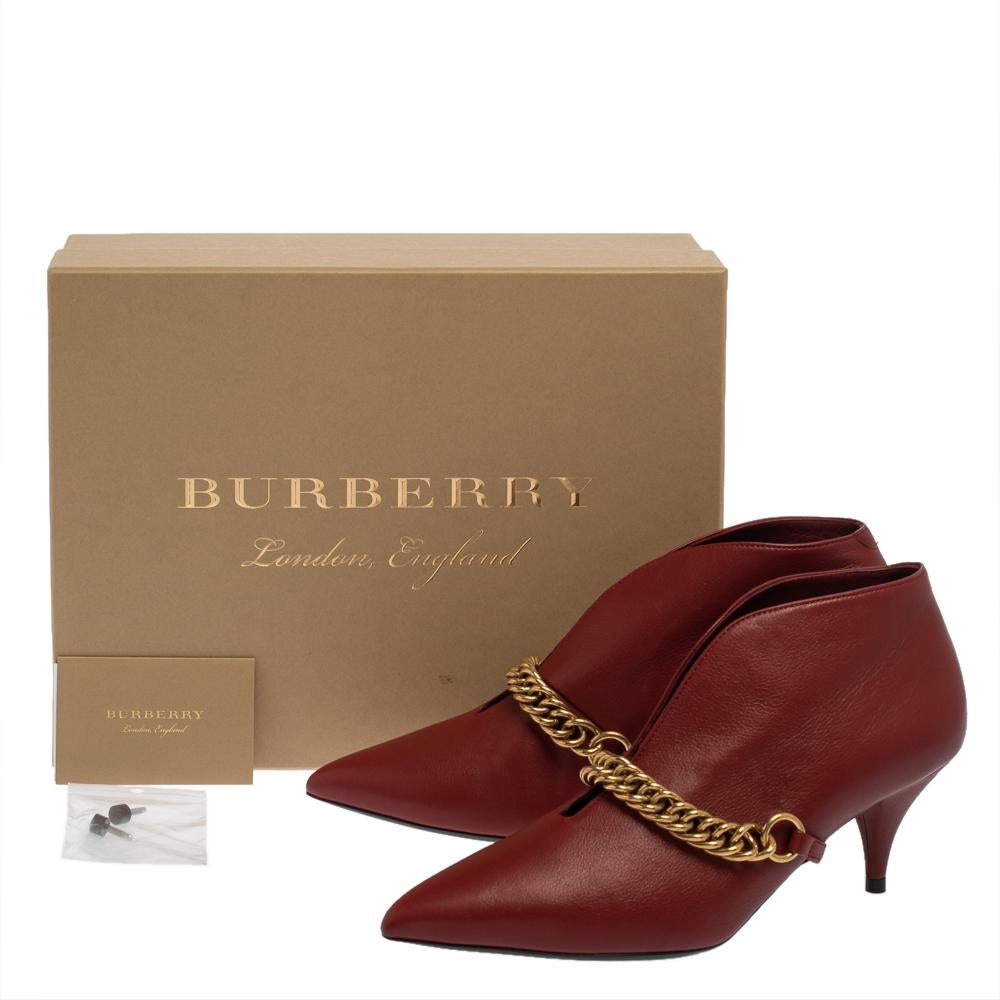Burberry Burgundy Leather Bronwen Chain Pointed Toe Ankle Booties Size 37 For Sale 3
