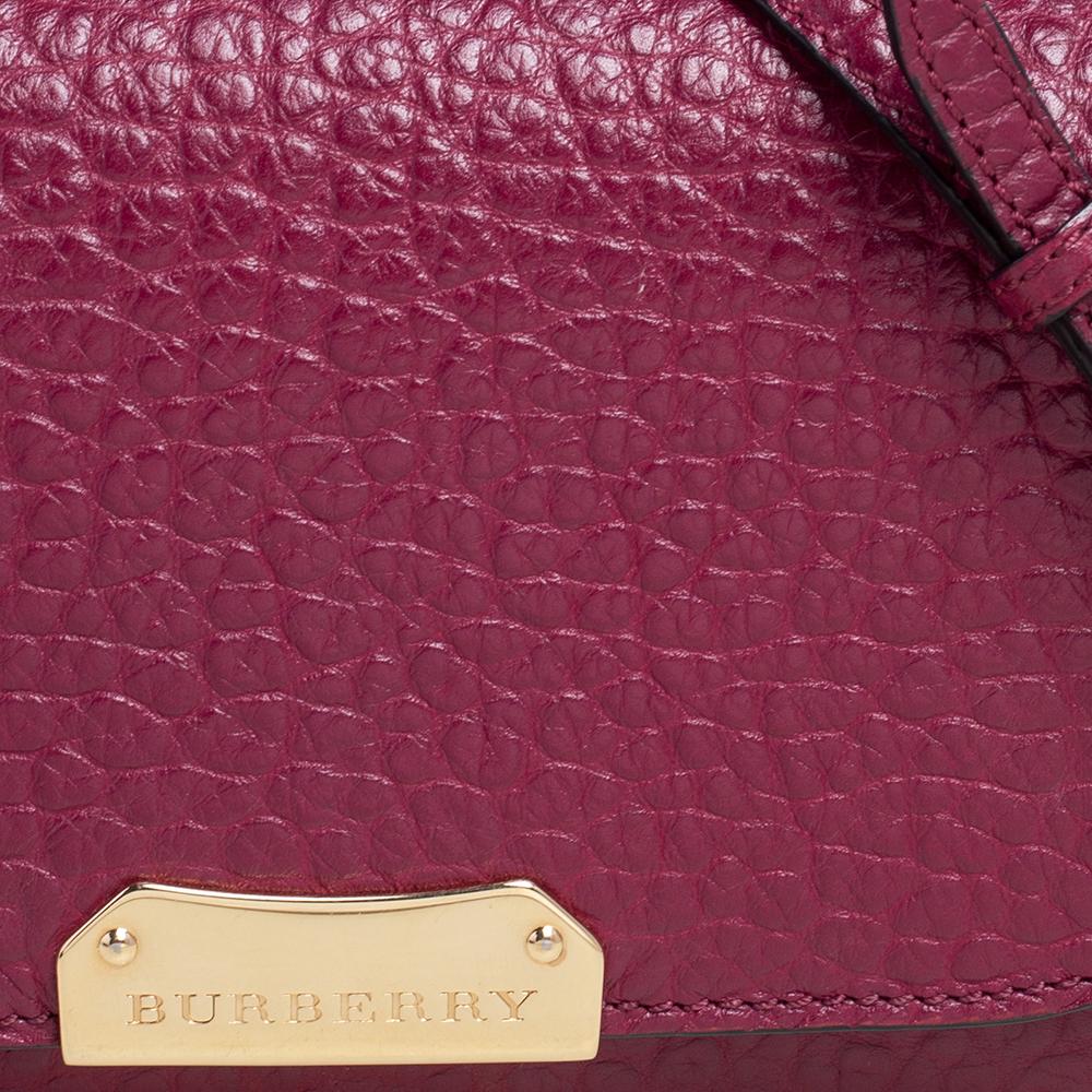 Burberry Burgundy Leather Madison Wallet on Chain In Good Condition In Dubai, Al Qouz 2