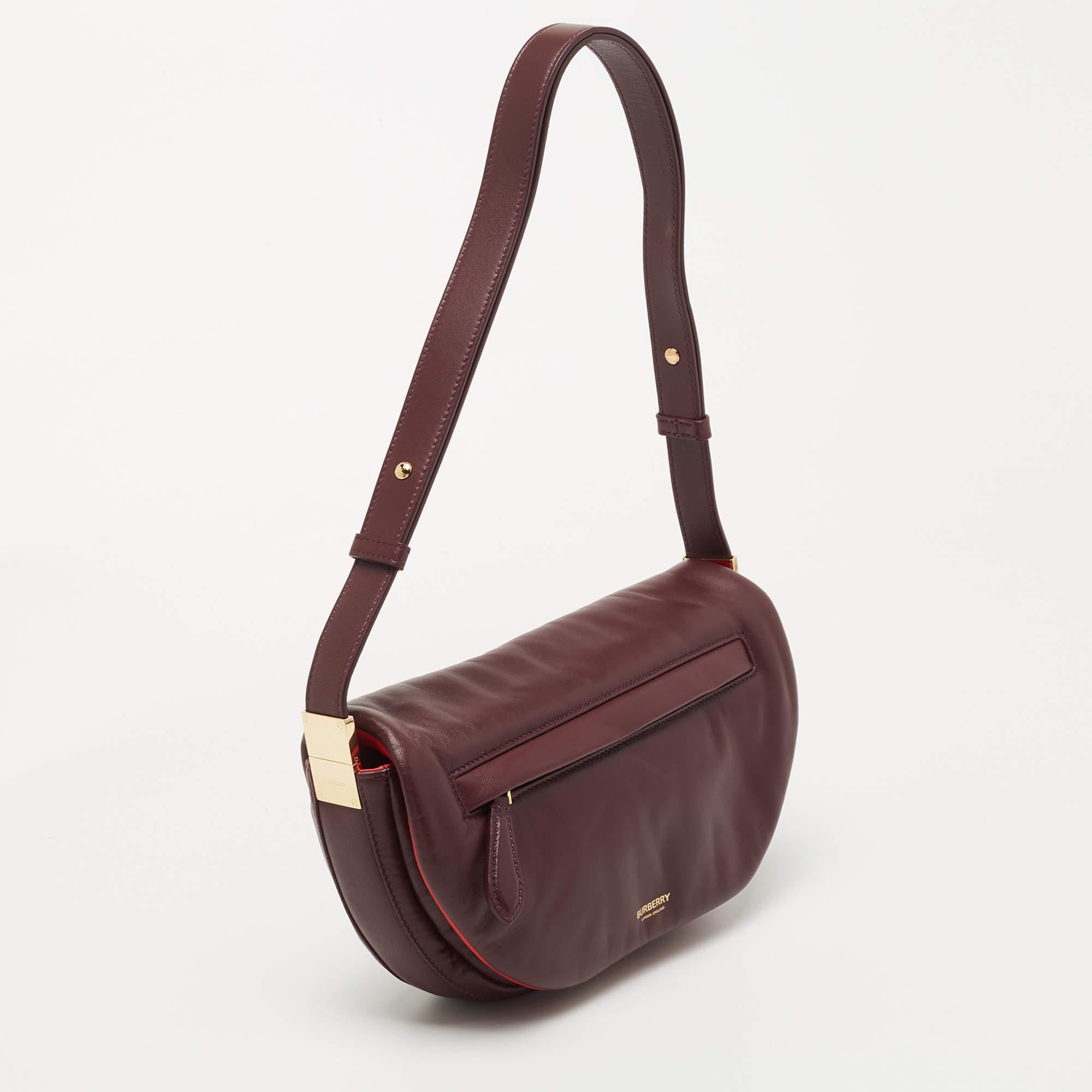 Burberry Burgundy Leather Small Olympia Shoulder Bag In New Condition In Dubai, Al Qouz 2