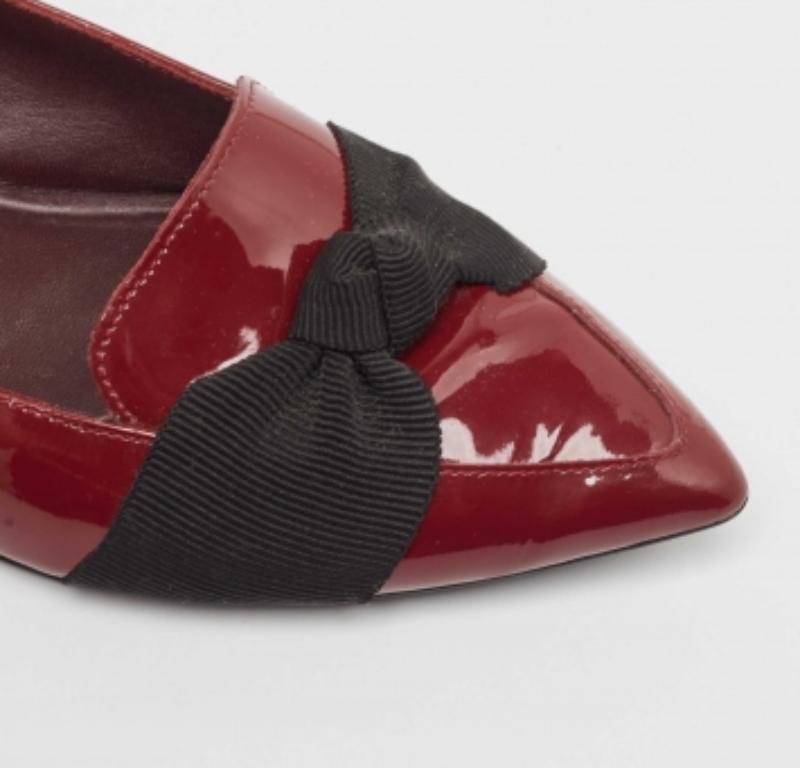 Burberry Bailarinas de charol burdeos con lazo talla 37.5 en venta 2