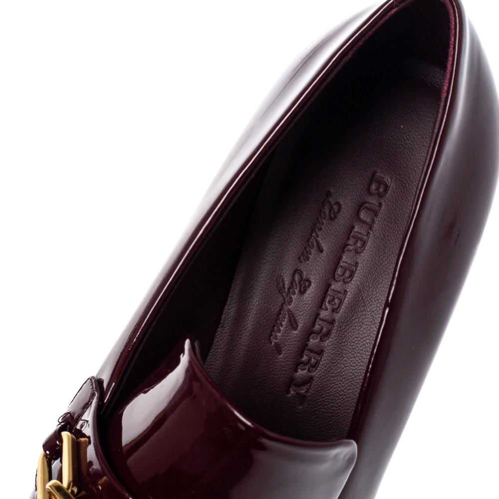 Burberry Burgundy Patent Leather Chain Link Loafers Size 36.5 2