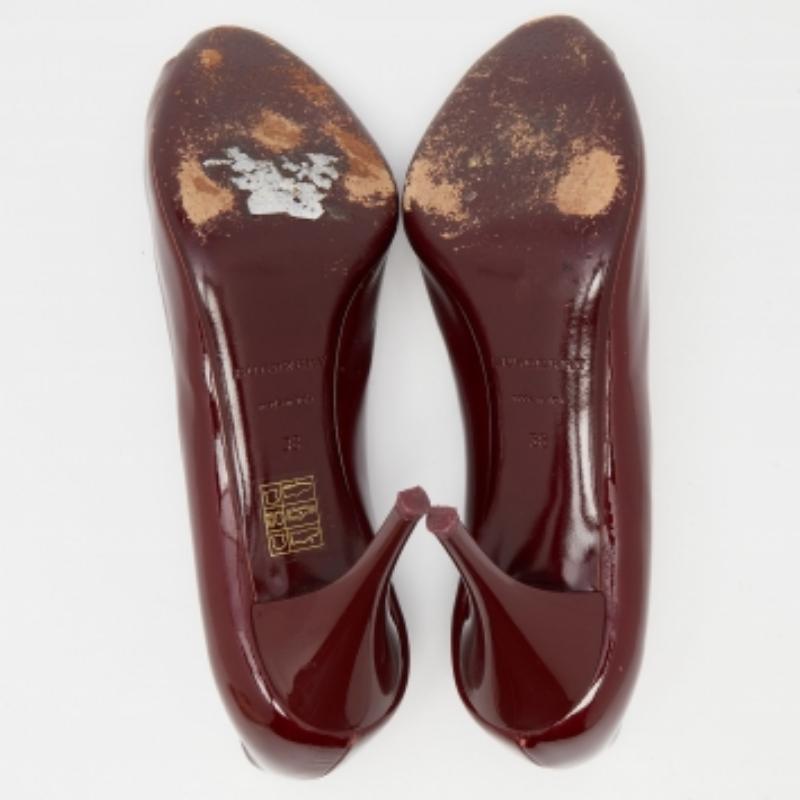 Burberry Bombas de punta en charol burdeos talla 38 2