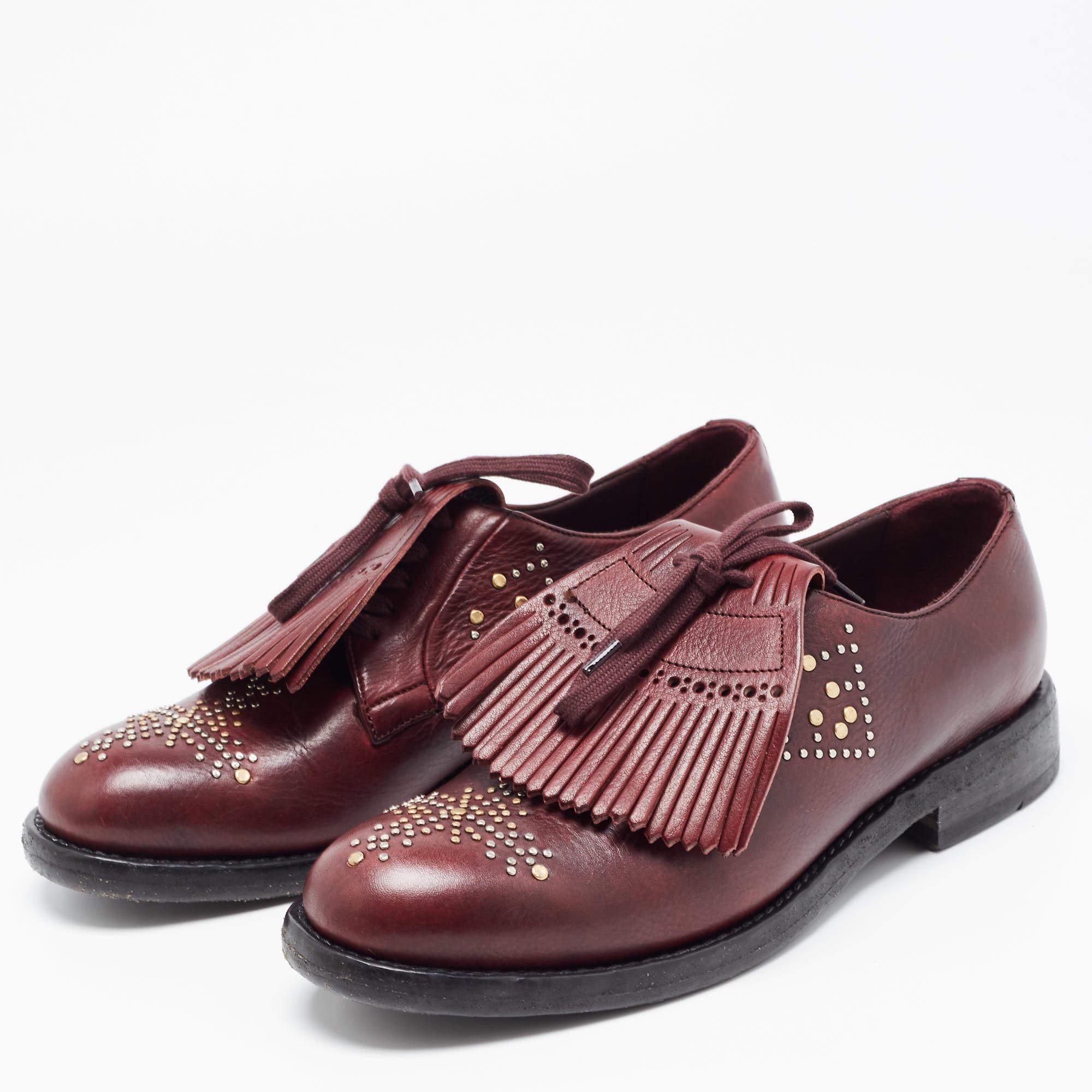 Women's Burberry Burgundy Studded Leather Ampney Fringe Detail Oxfords Size 37.5 For Sale
