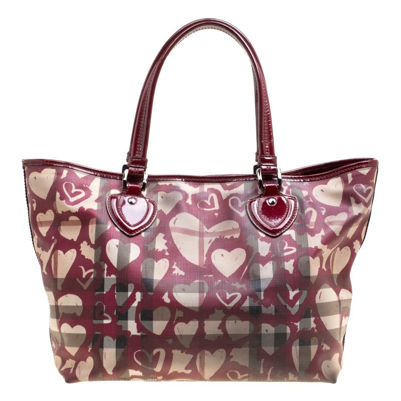 Burberry Burgundy Supernova Heart Check Coated Canvas and Patent Leather Large T In Good Condition In Dubai, Al Qouz 2