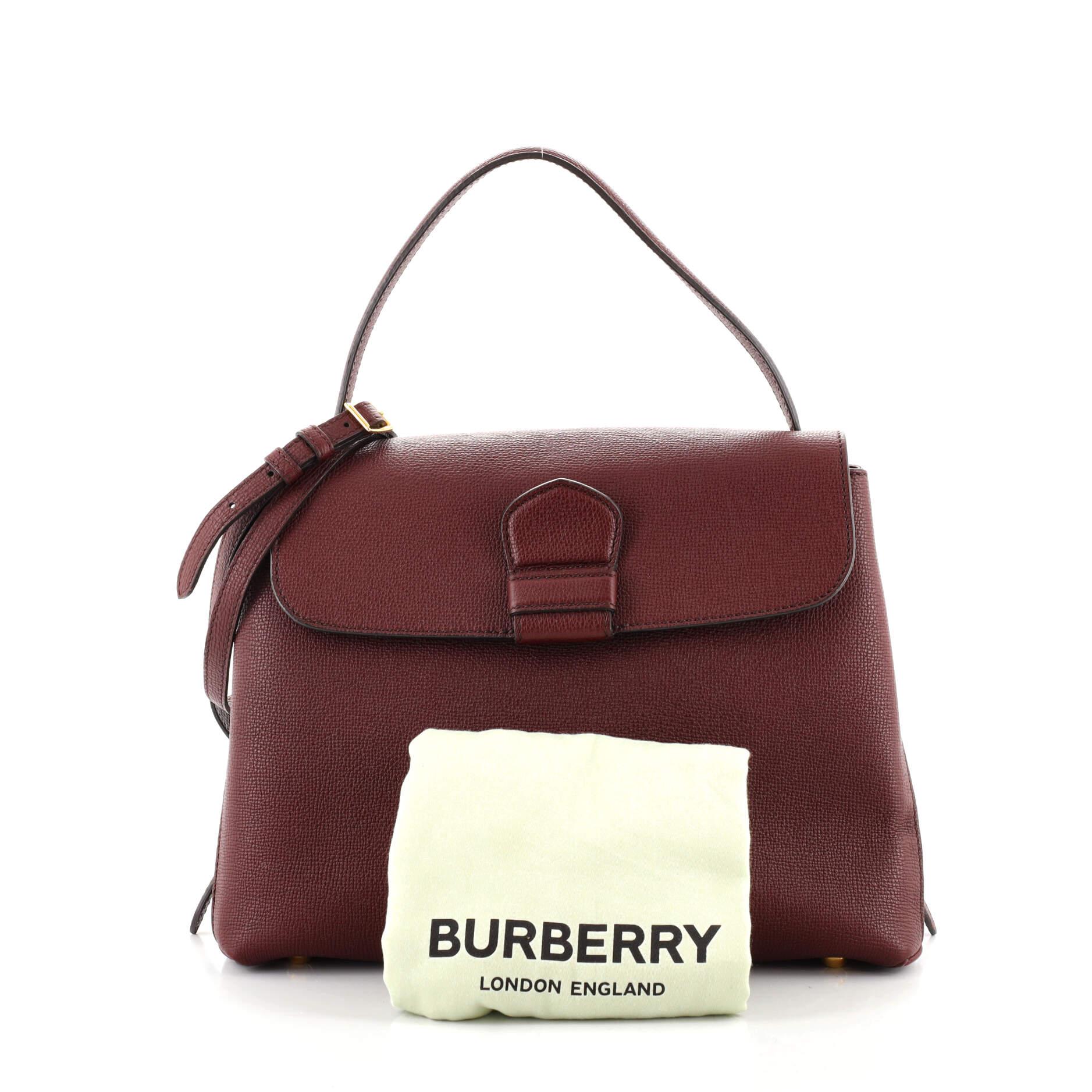 Condizioni: Molto buono. Leggera usura e sgualcitura all'esterno, lieve perdita di forma sulla maniglia, leggera usura e segni all'interno, graffi sulla ferramenta.
Accessori: Borsa antipolvere, con tracolla
Misure: Altezza 10