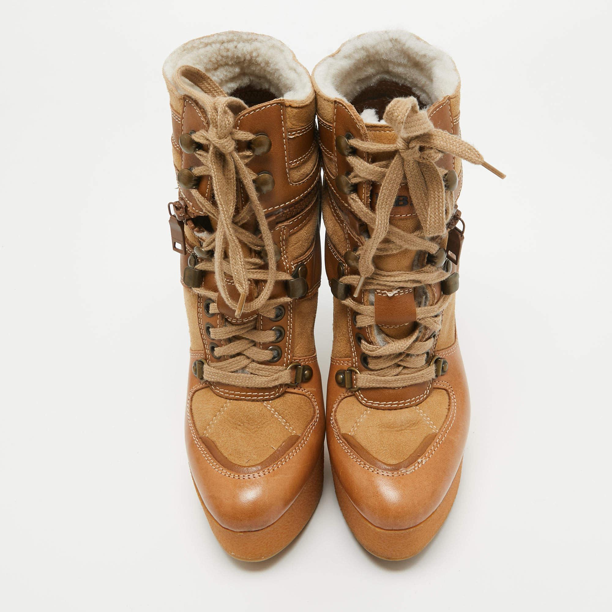 Burberry Camel Leather Platform Wedges (US 8) In Good Condition For Sale In Montreal, Quebec