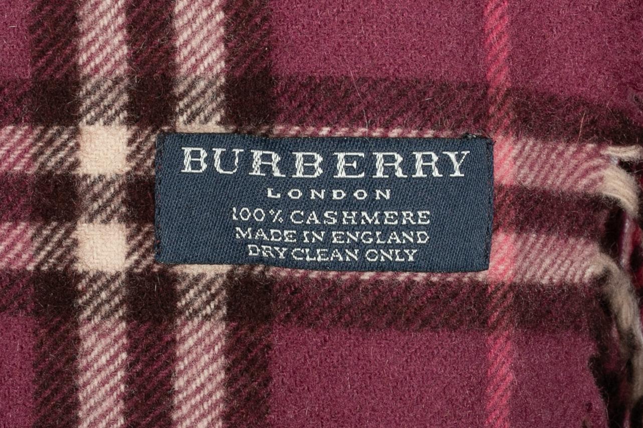 Bufanda de cachemira Burberry en venta 1