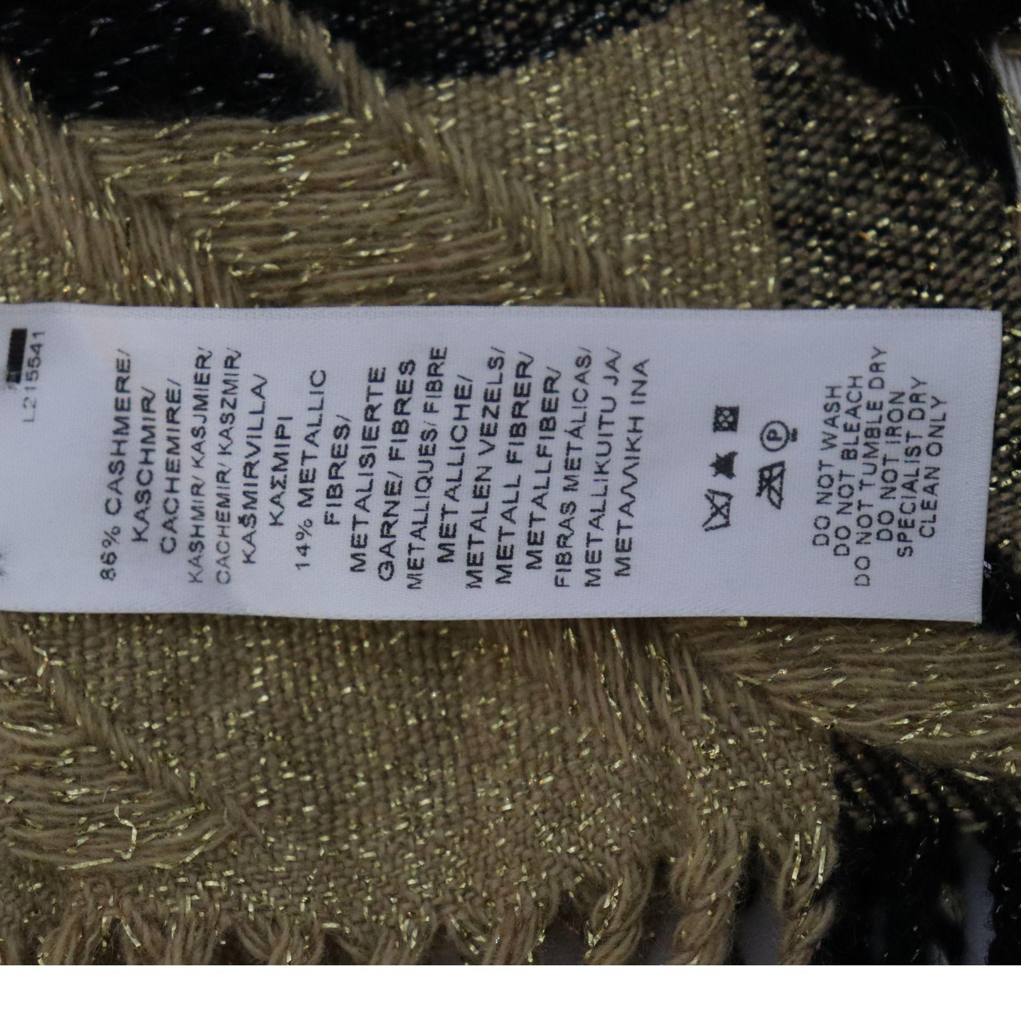 Burberry Cashmere Tinsel Check Scarf In Good Condition In Amman, JO