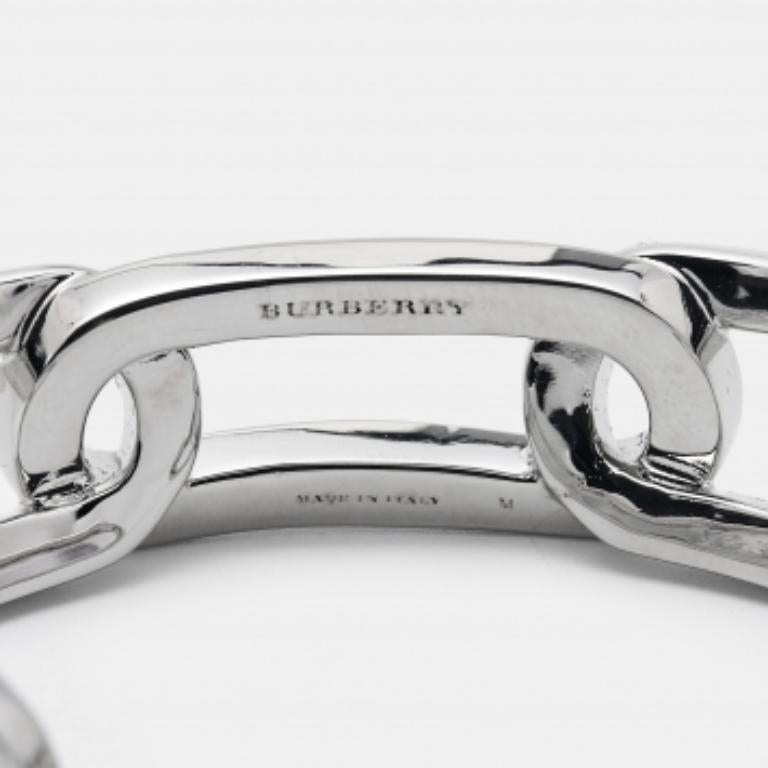 Burberry Kette Link Motiv Silberton offenes Manschettenarmband M im Zustand „Hervorragend“ im Angebot in Dubai, Al Qouz 2