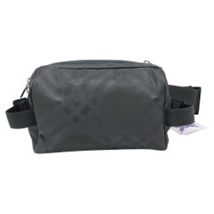 Burberry-Gürteltasche aus Polyamid mit Jacquard-Muster im Burberry-Karomuster in Olivgrün