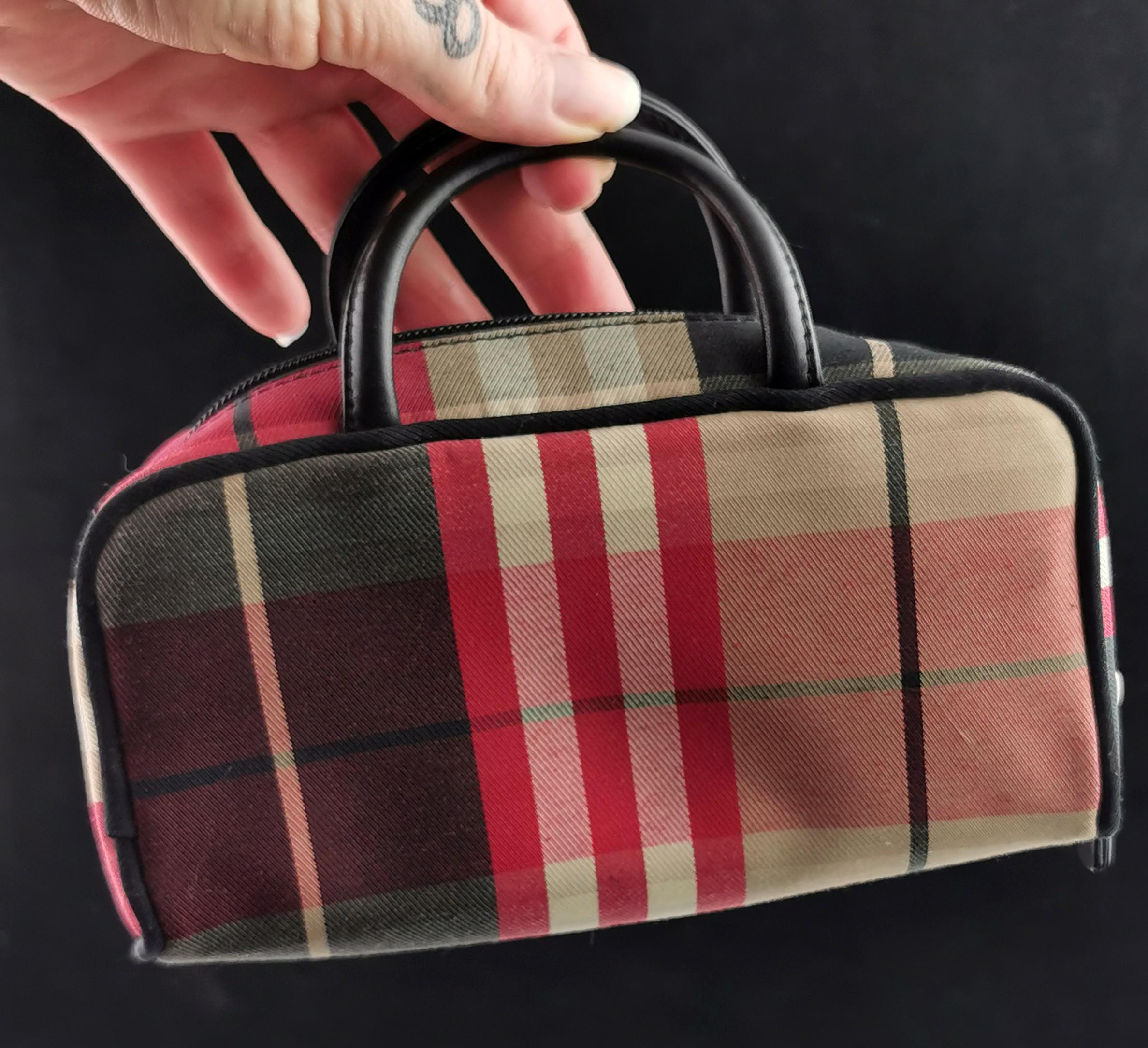 Burberry check mini bowling bag, cosmetics bag In Good Condition For Sale In NEWARK, GB