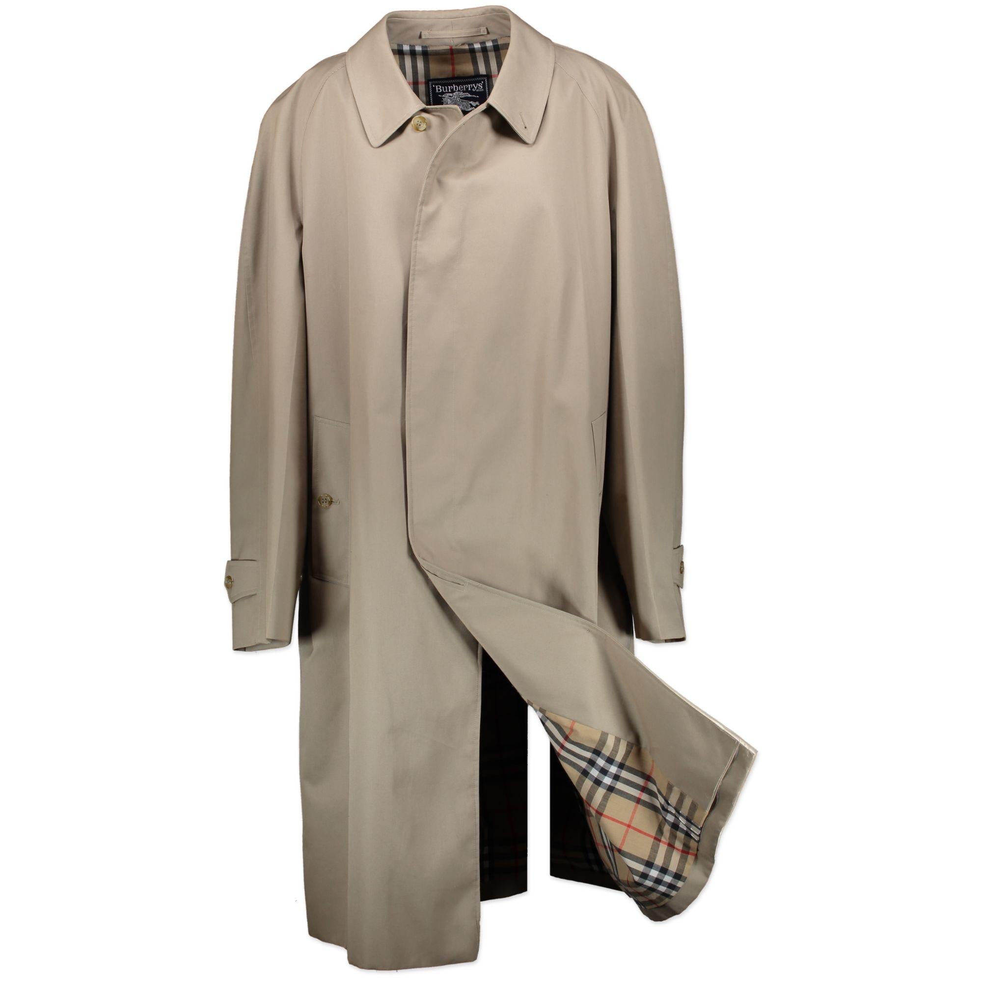 Burberry Classic Trenchcoat - Size XXL  In Excellent Condition In Antwerp, BE