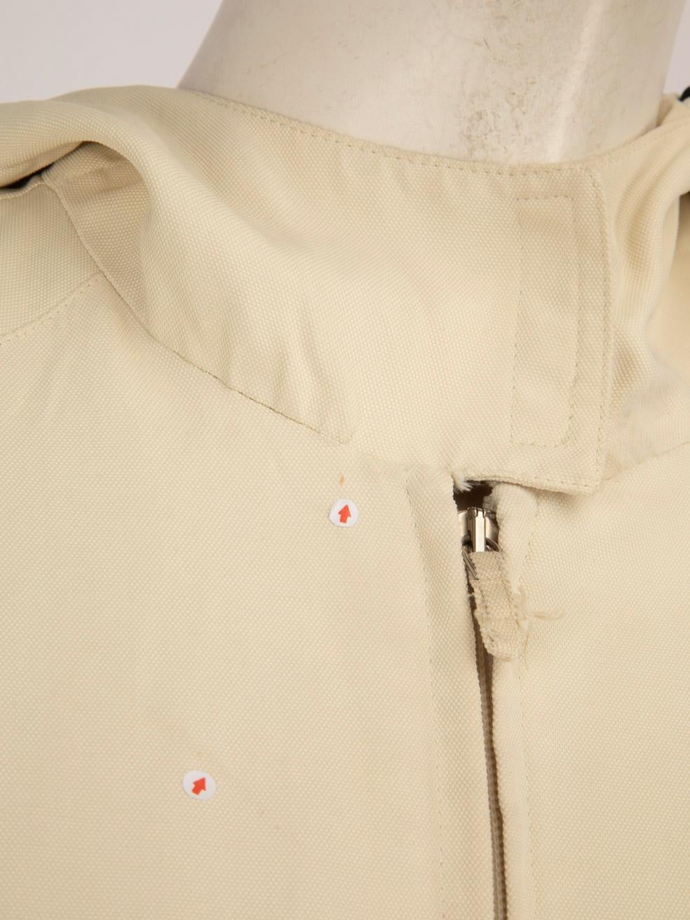 Gabardina con capucha Burberry Crema Talla L en Bueno estado para la venta en London, GB