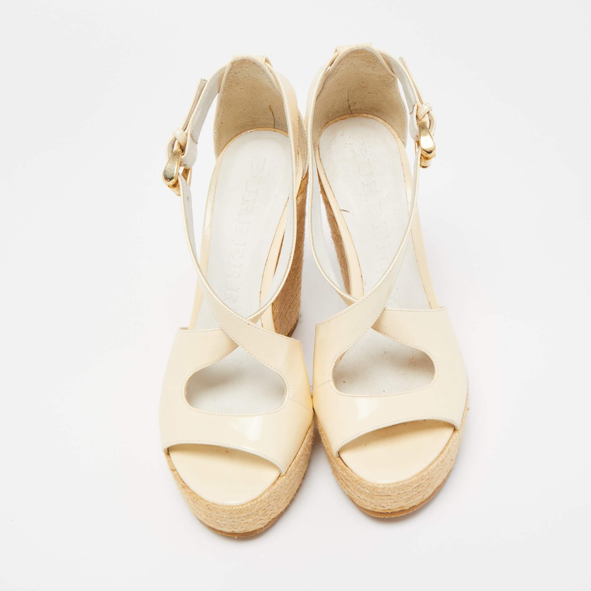 Women's Burberry Cream Patent Peep Toe Wedge Espadrilles Sandals Size 36.5 For Sale