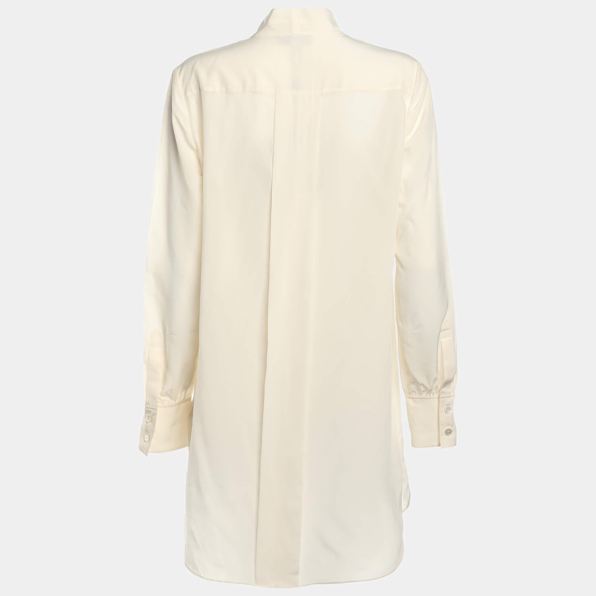 Find great style and comfort while wearing this designer top. Tailored using the best fabrics the creation has been given immense detail. Style it with a pair of jeans and flats.