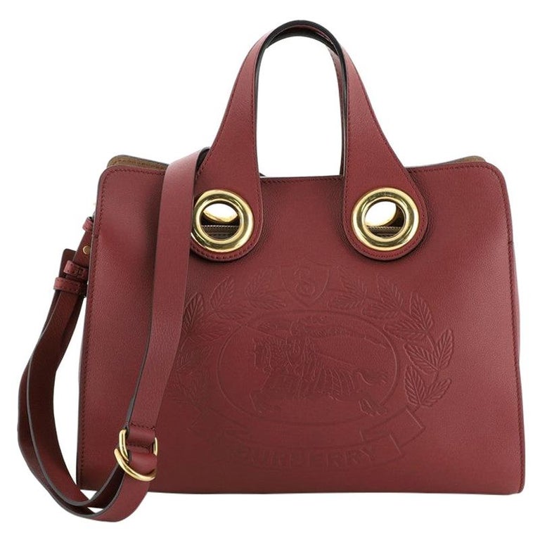 Burberry Large Embossed Leather Crest #279761B56B Burberry Calfskin Crest Embossed Small Tote Black 1263404  main image 4