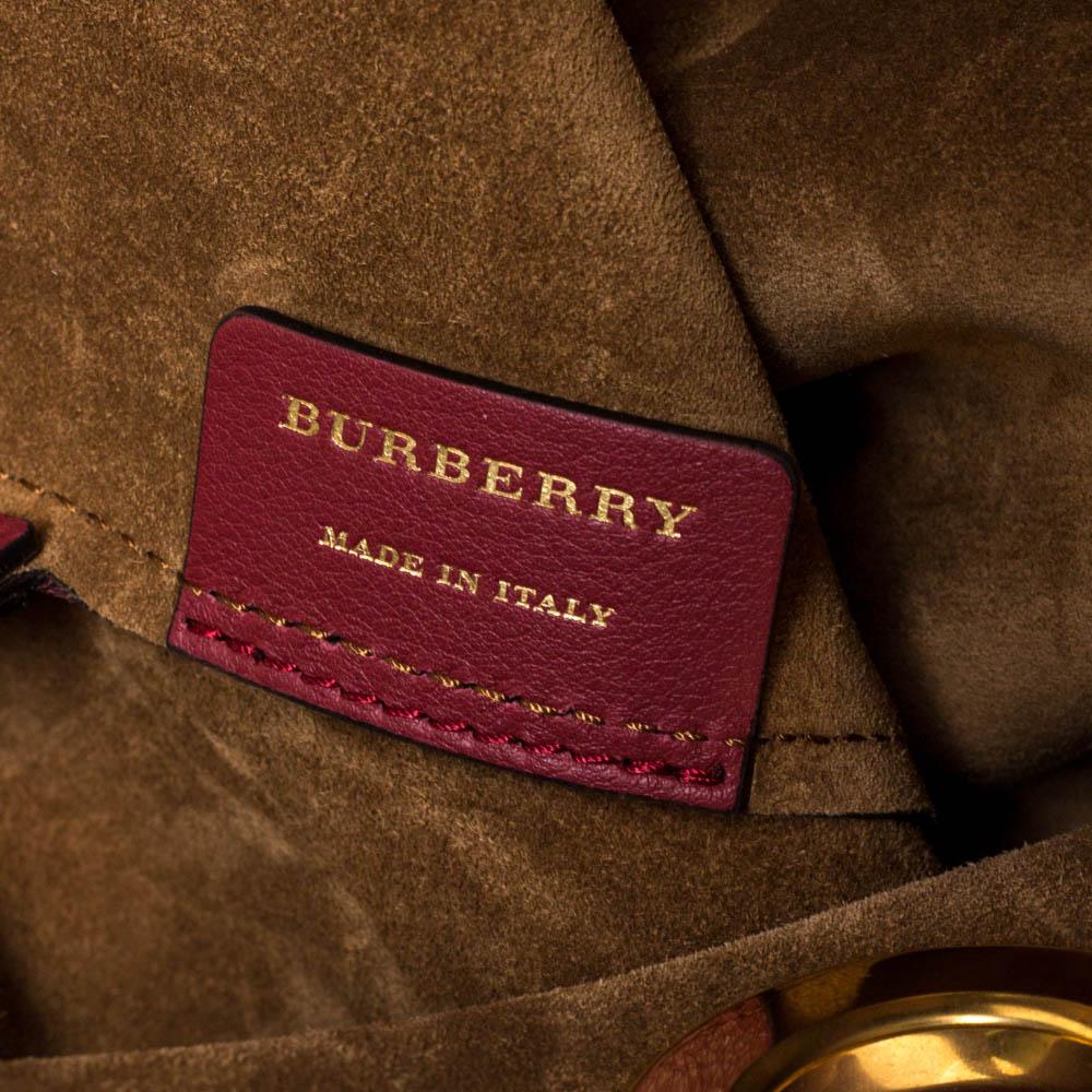 Burberry Crimson Red Leather Medium Grommet Detail Tote In New Condition In Dubai, Al Qouz 2