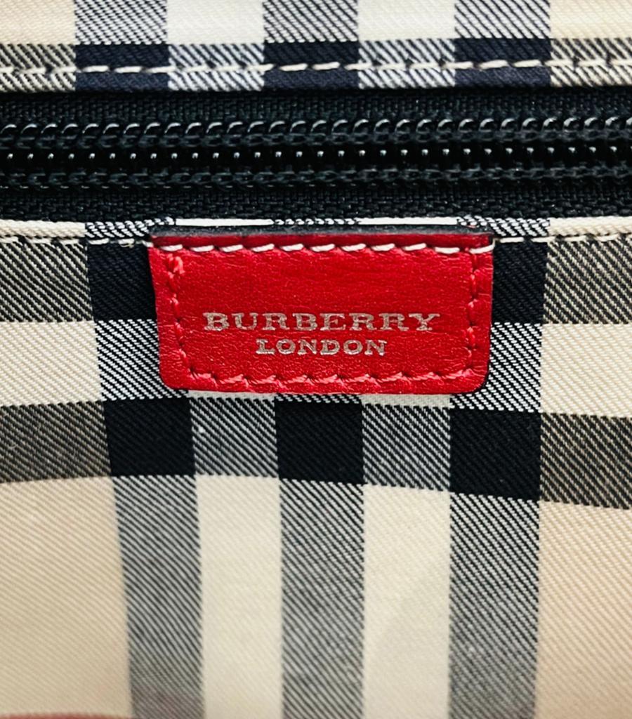 Sac à main en cuir gaufré de Burberry en vente 6