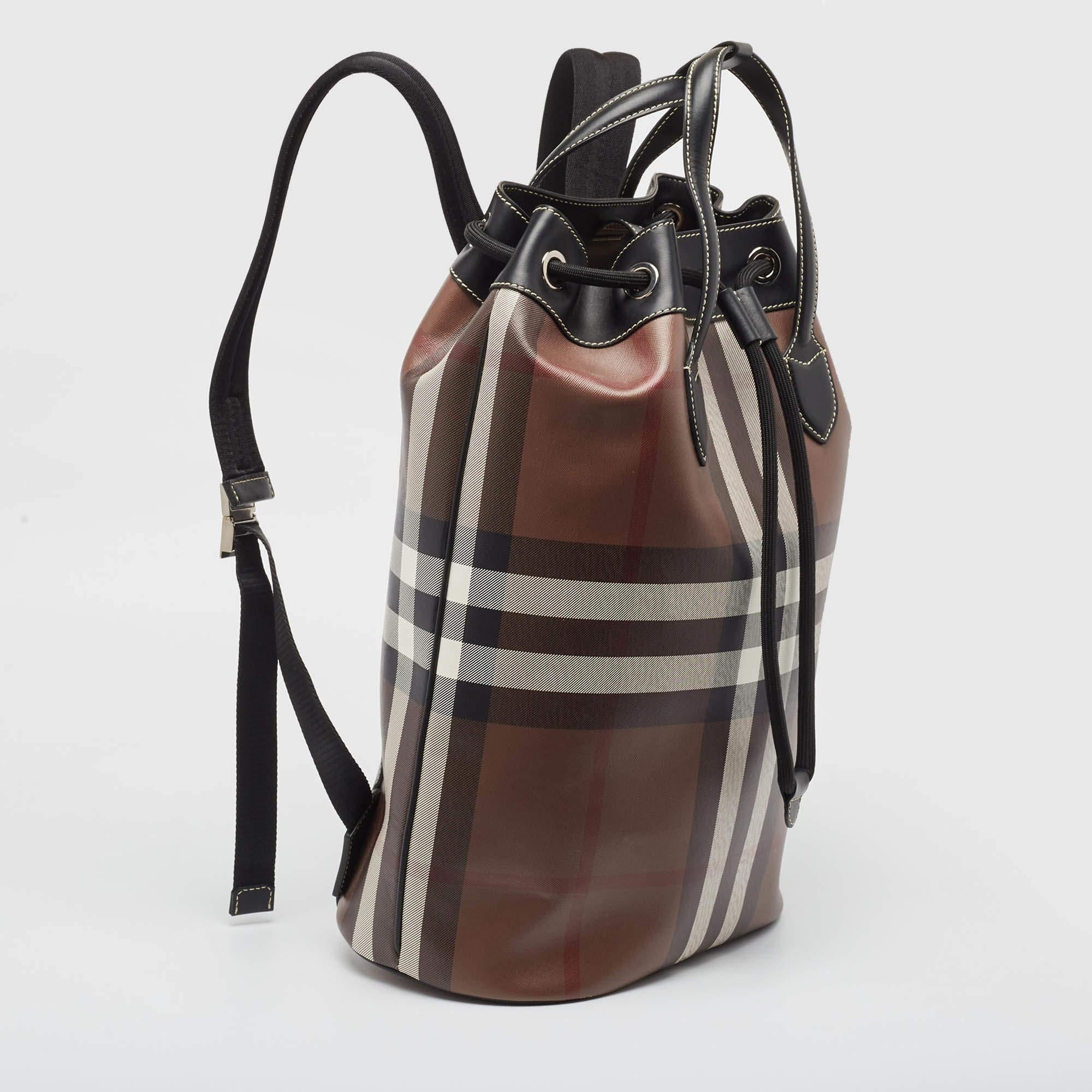 Burberry Dark Birch Brown Check Coated Canvas and Leather Drawcord Backpack Herren im Angebot