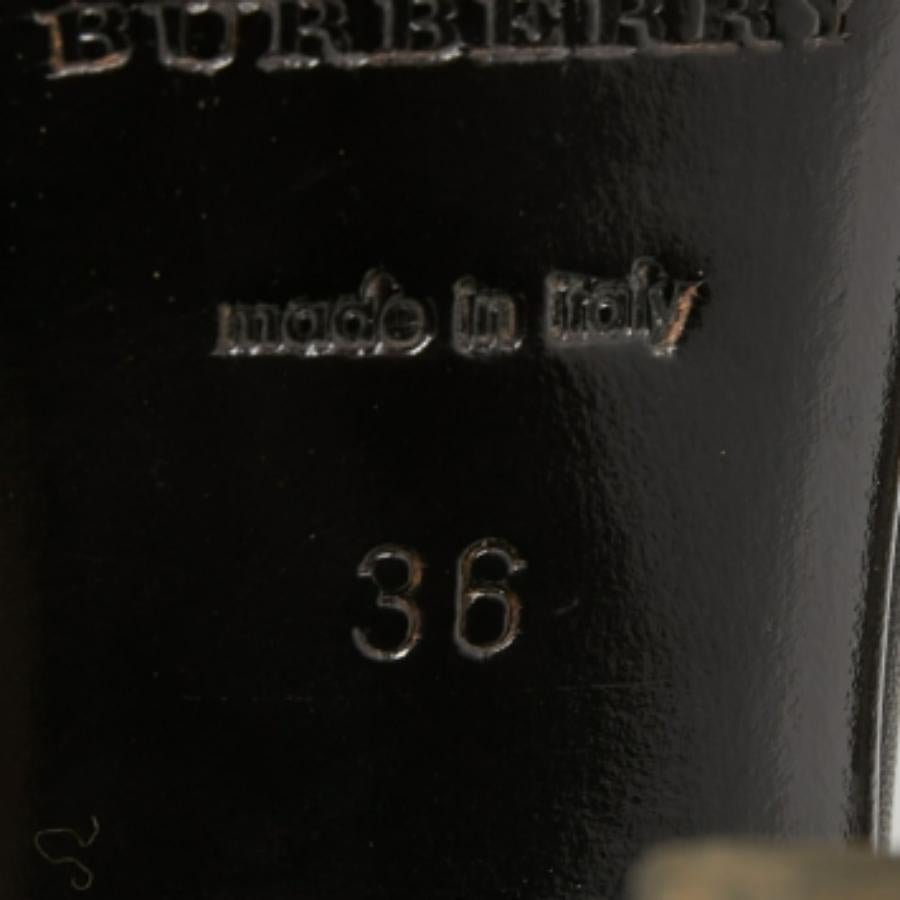 Burberry Dunkelbraune Leder Riemchensandalen Größe 36 im Zustand „Gut“ im Angebot in Dubai, Al Qouz 2