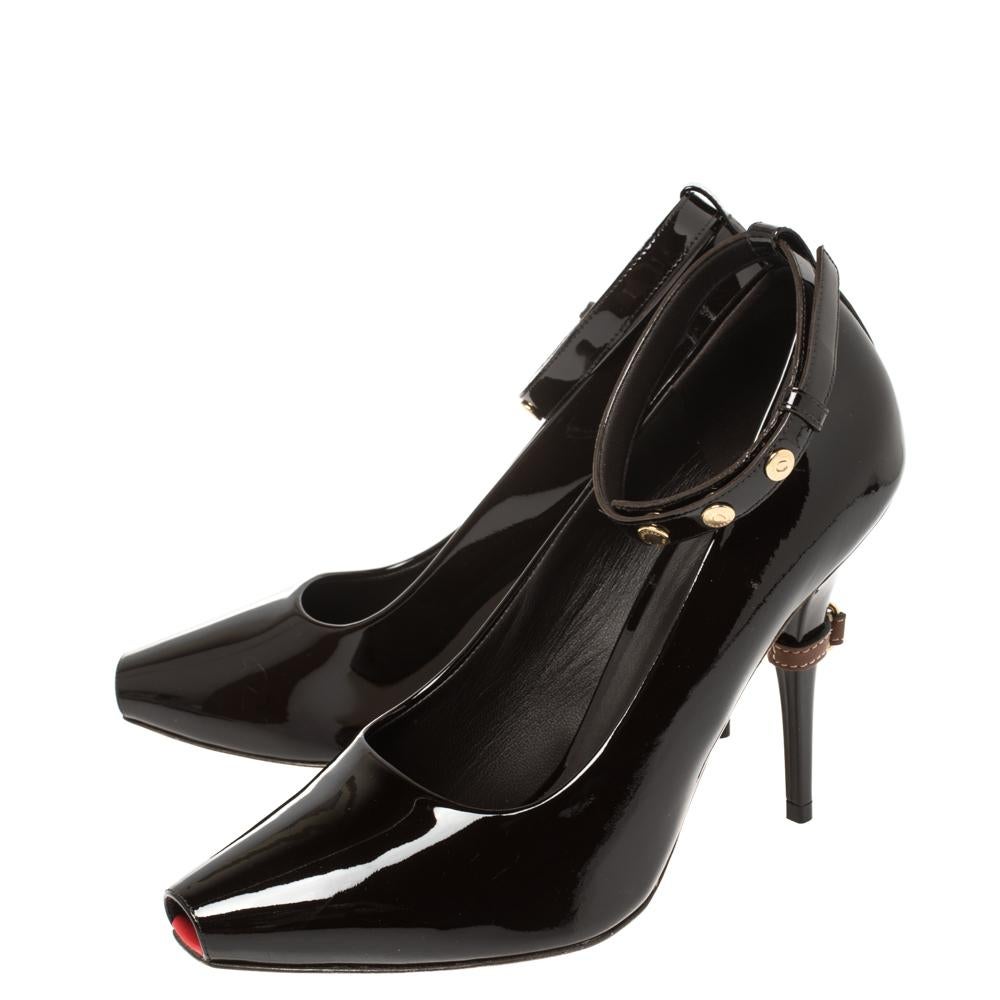 Burberry Marrón Oscuro Charol Jermyn Peep Toe Ankle Cuff Pumps Talla 39.5 2