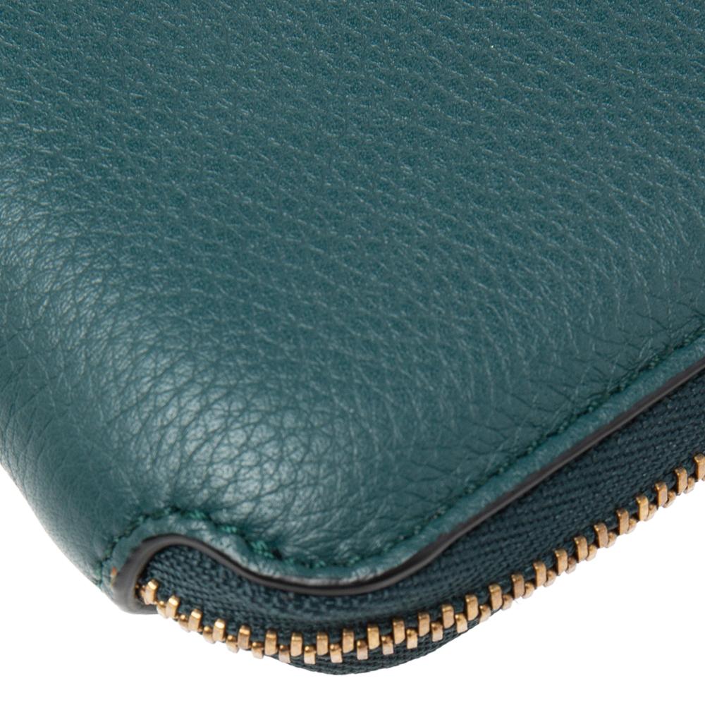 Burberry Dark Green Leather Zip Around Compact Wallet In Good Condition In Dubai, Al Qouz 2