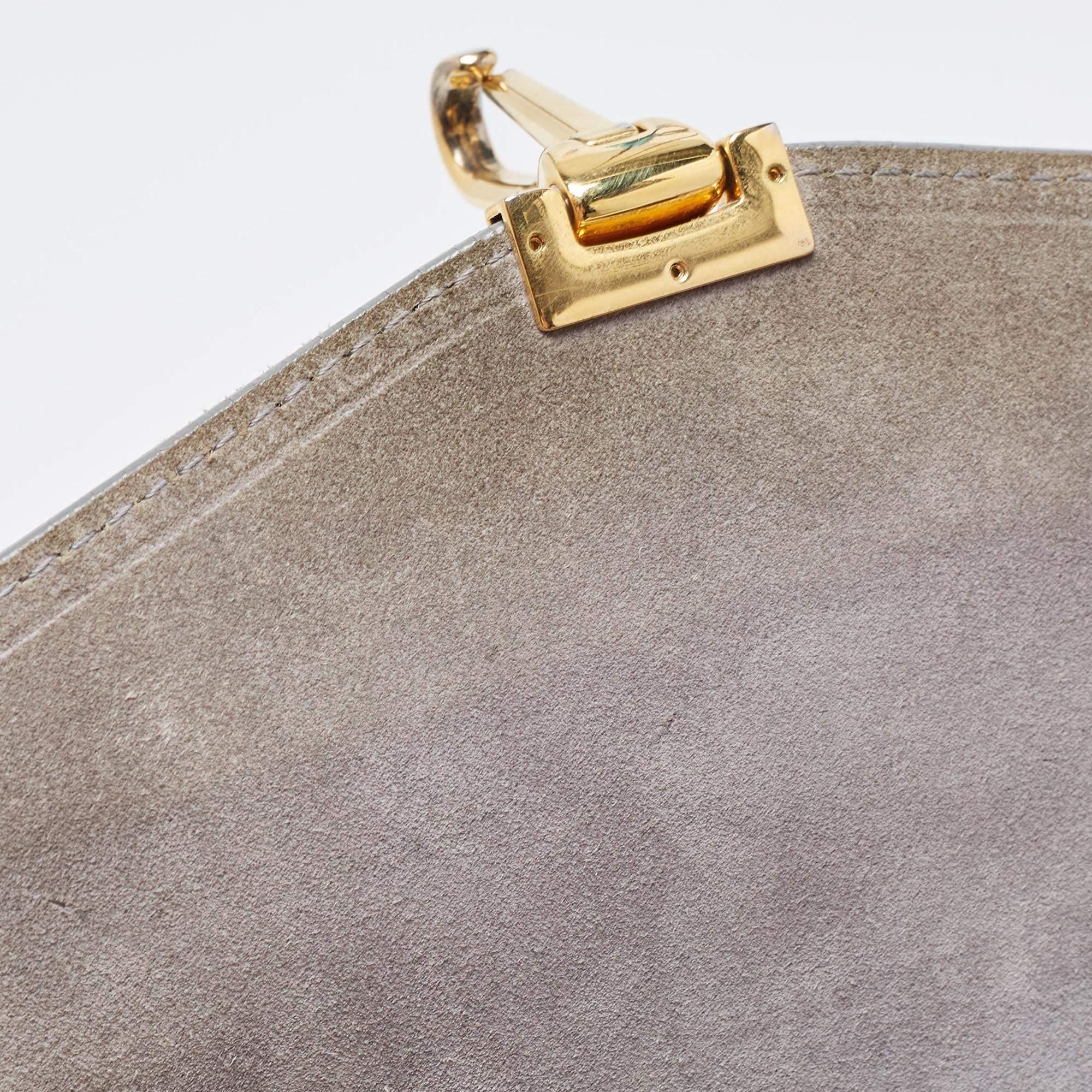 Burberry Dark Grey Leather Small Macken Crossbody Bag In Good Condition For Sale In Dubai, Al Qouz 2