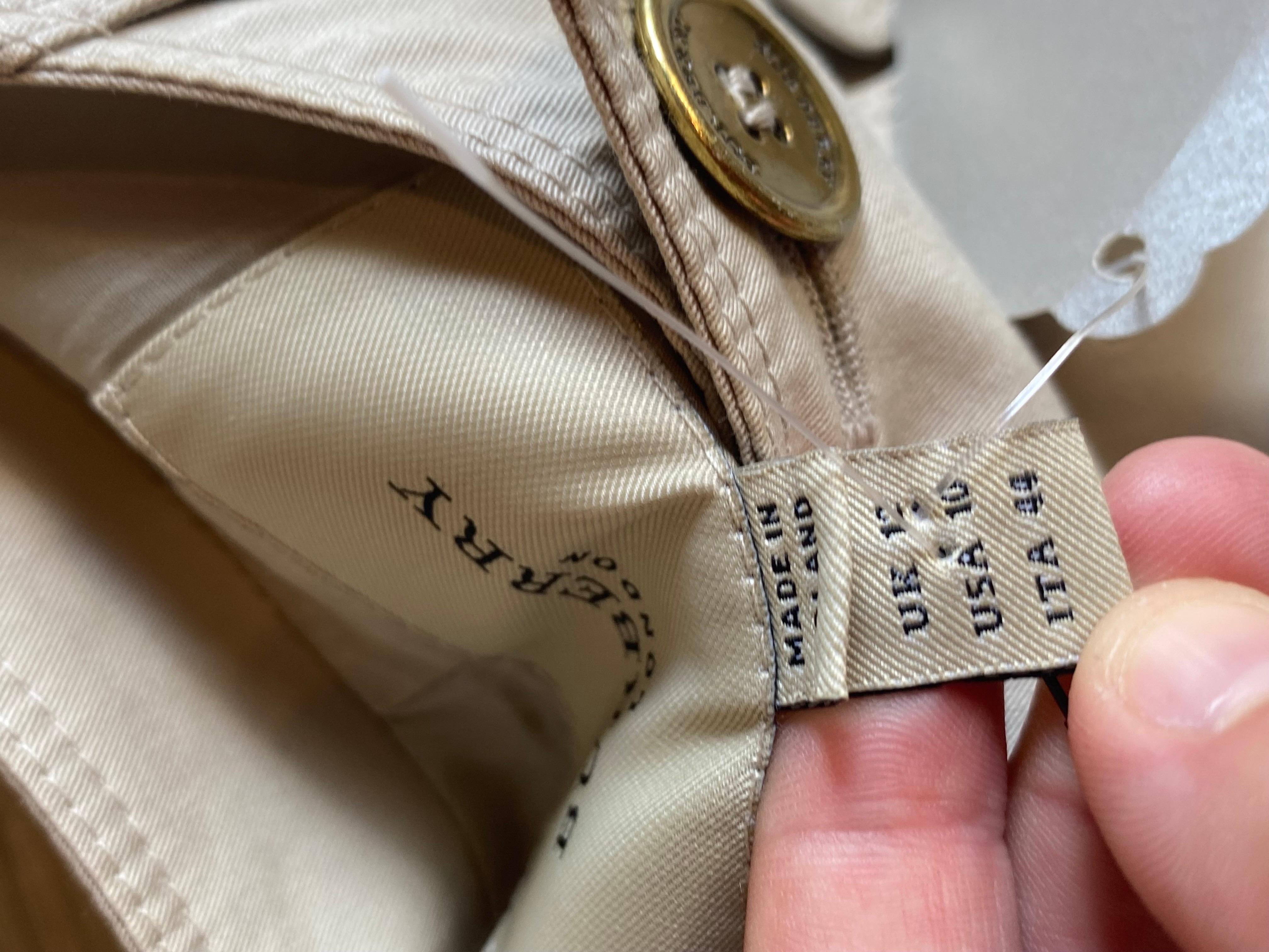 Burberry Kleid wie ein Trenchcoat im Angebot 3