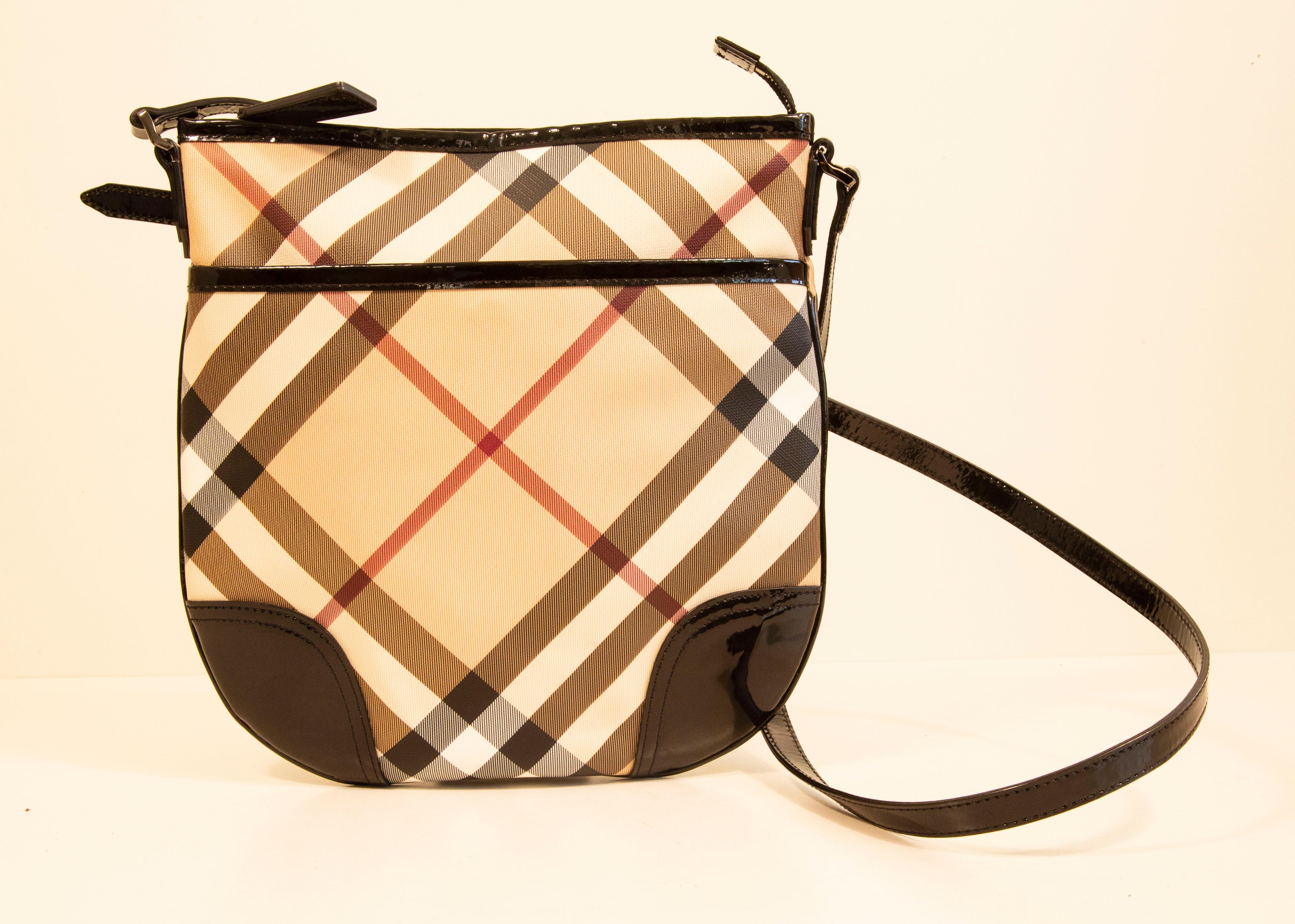 Burberry Dryden Crossbody Bag in Multicolor Coated Canvas 21st C In Excellent Condition For Sale In Arnhem, NL