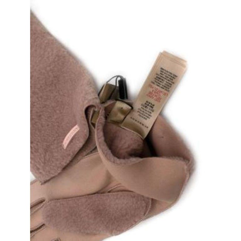 Women's Burberry Dusty Pink Short shearling gloves - Size 8